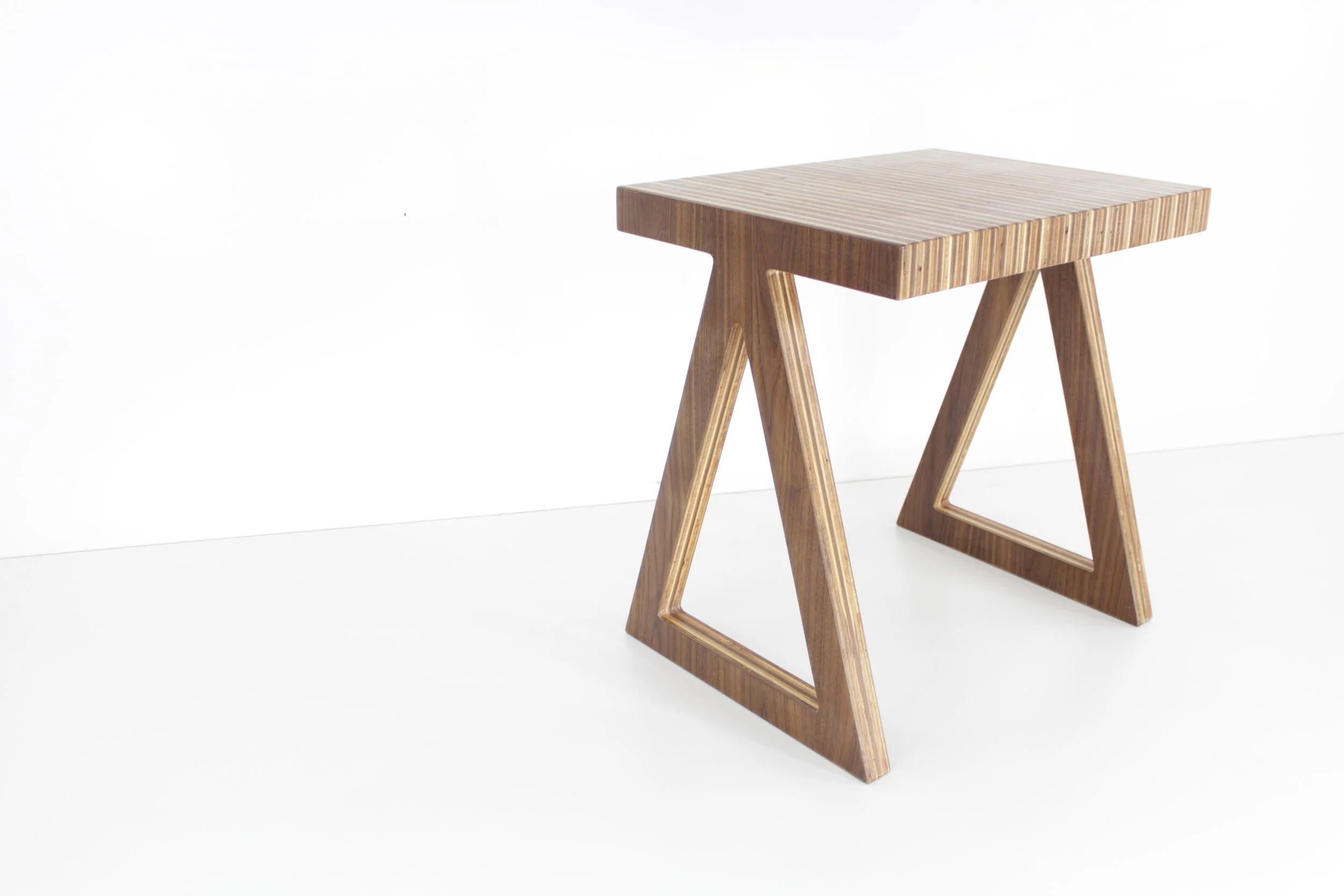 Victor Side table 