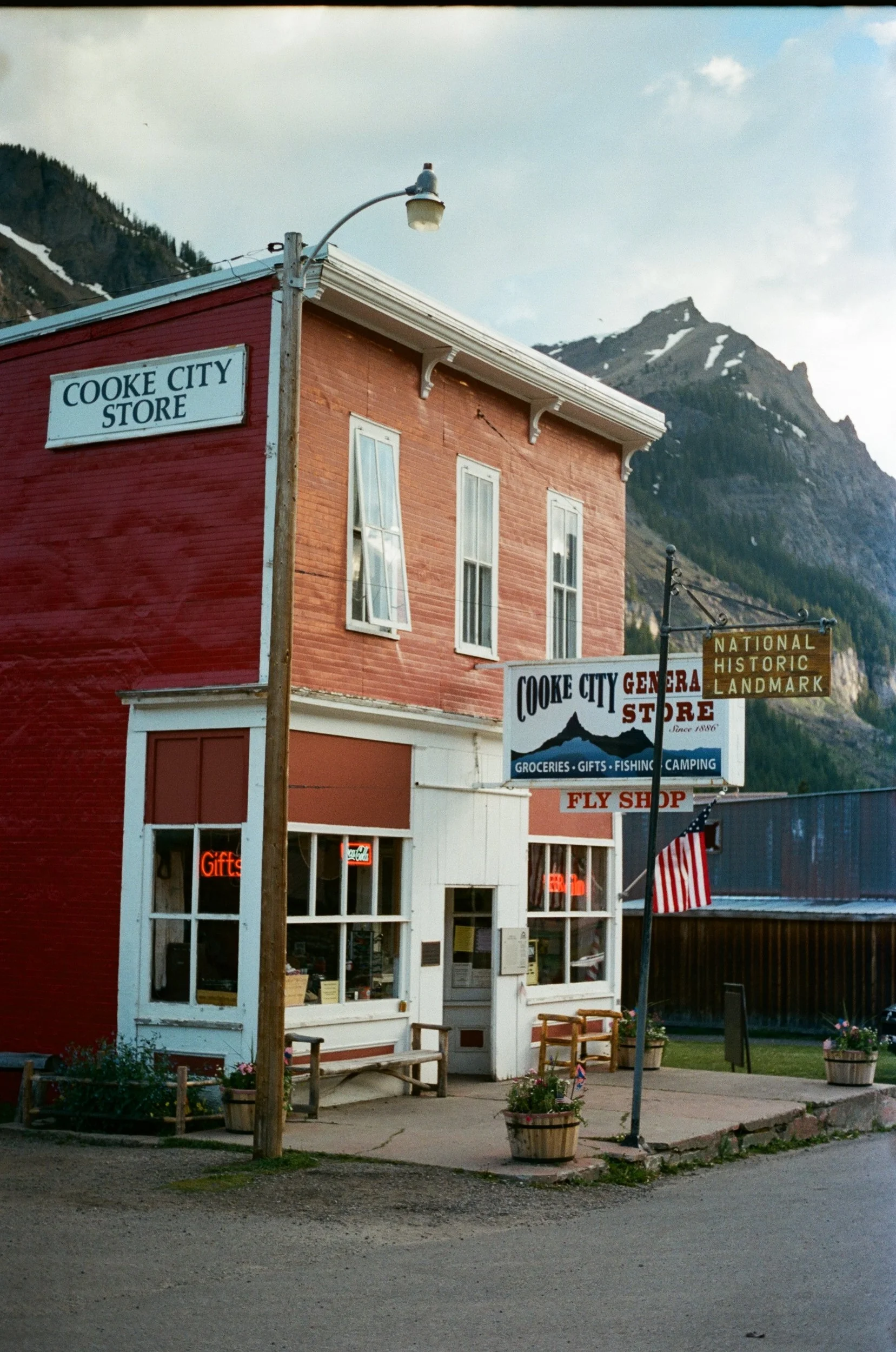 COOKE CITY, MT