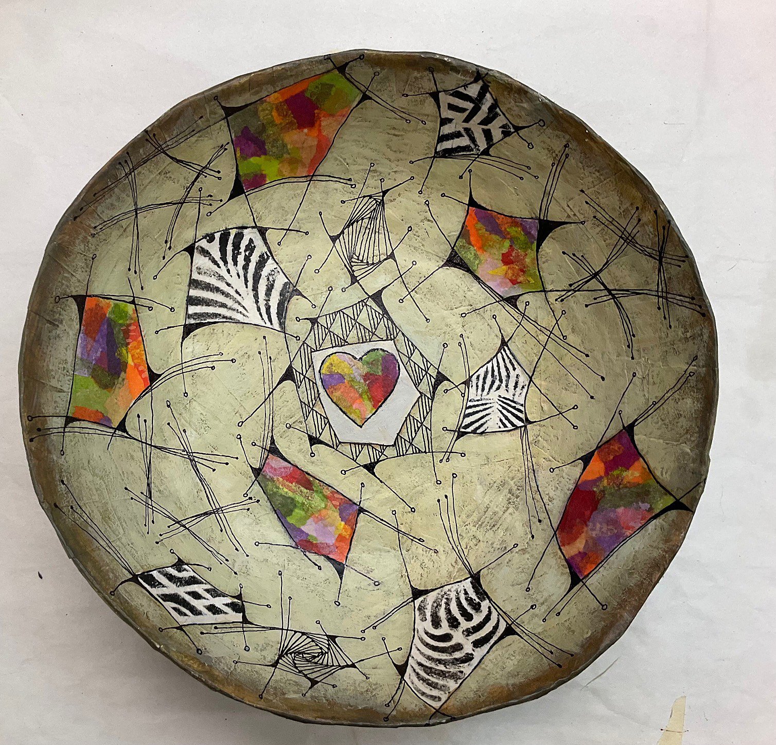 PAINTED HEART BOWL No 16_inside.jpg