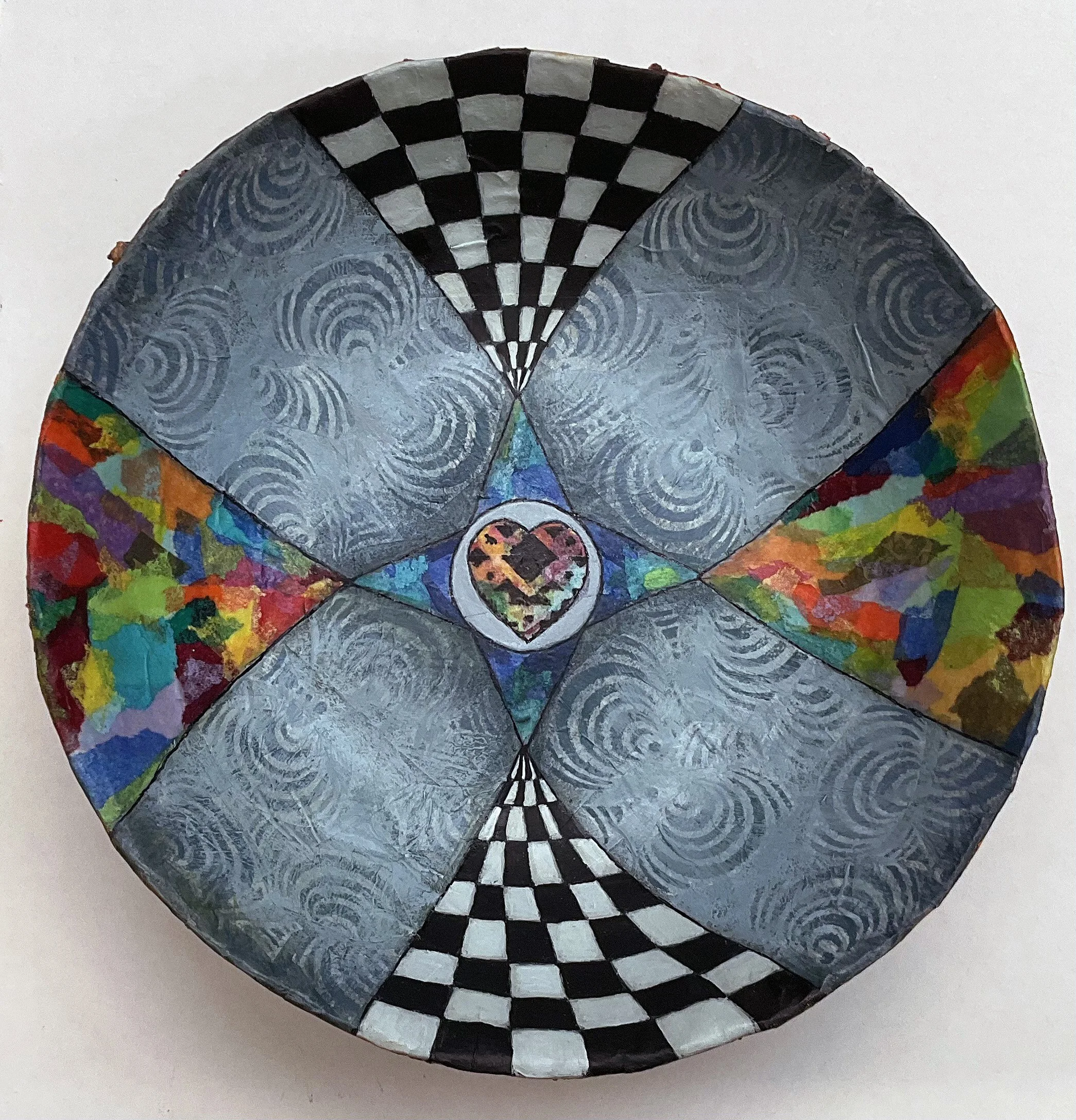 PAINTED HEART BOWL No 6_inside.jpg