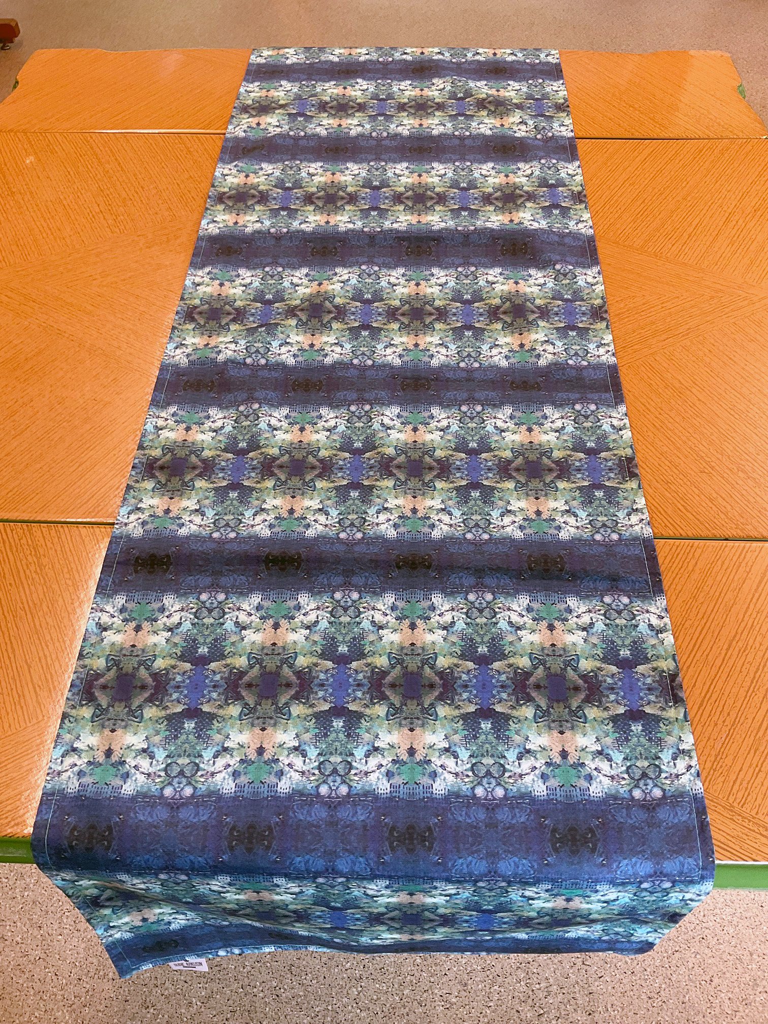 SUBTERRA - TABLE RUNNER_LONG.jpg