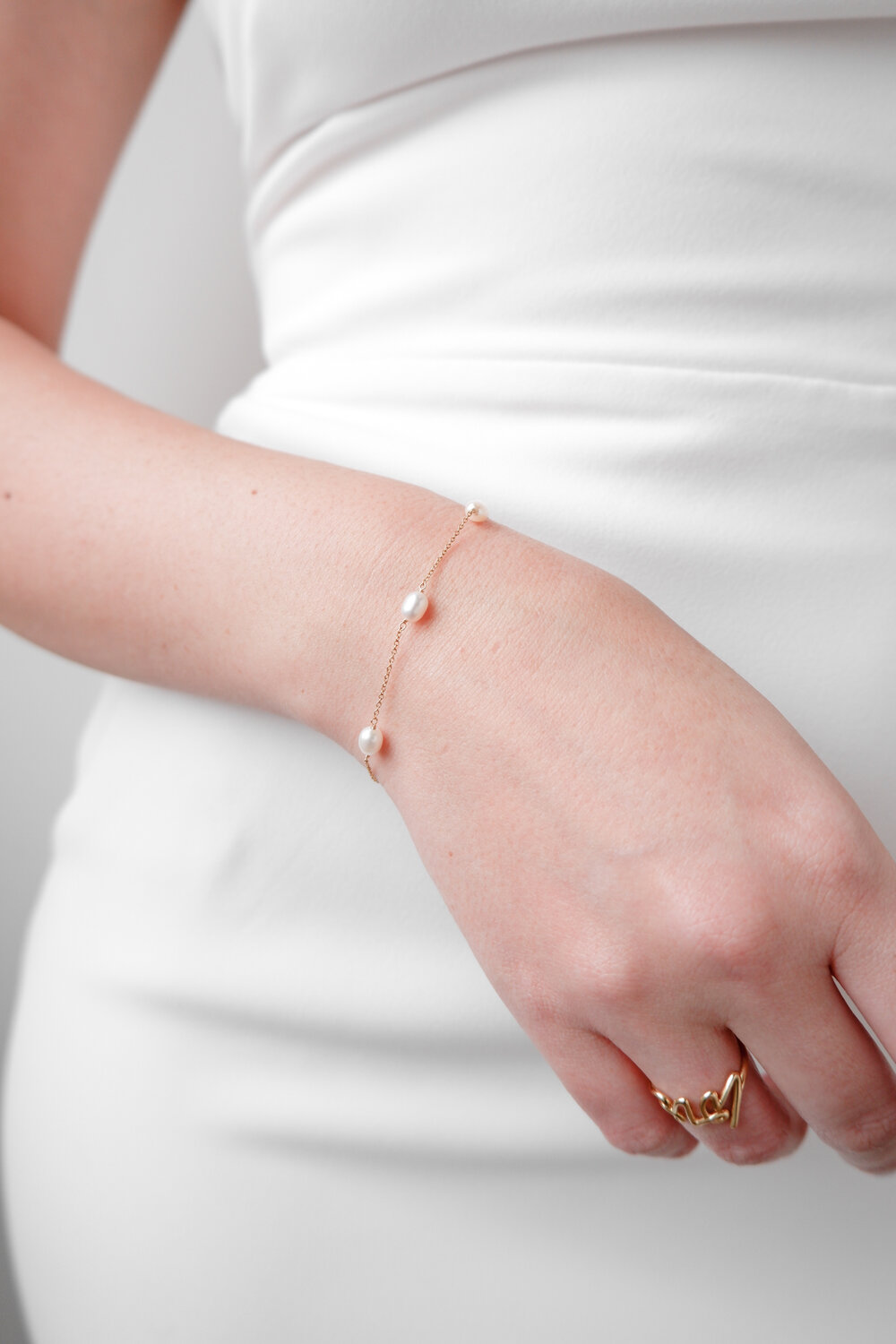 Pearl bracelet Dainty Pearl Bracelet by Atelier Elise — The Modern Bride