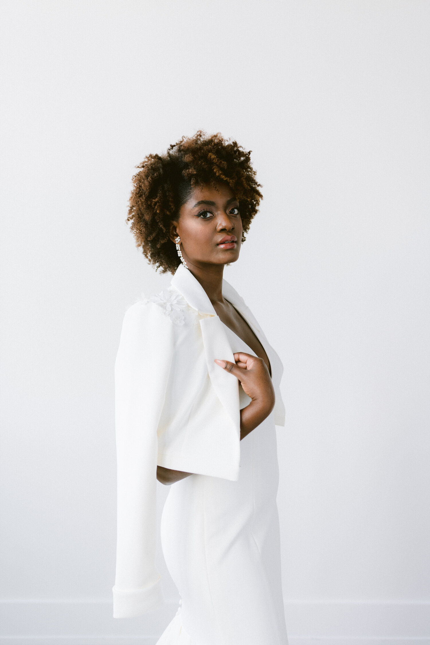 SHOP LOCAL: Online Accessory Sample Sale