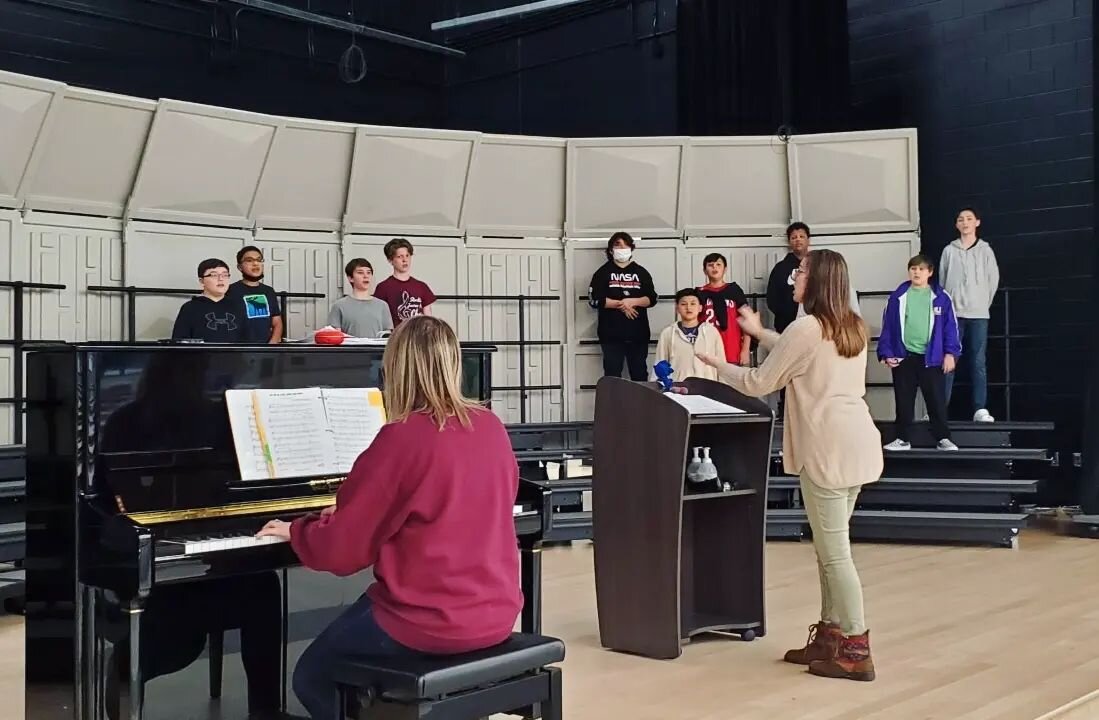 Working with Stockton Tenor-Bass Choir as they prepare for their Pre-UIL concert on February 15!!! So exciting to spend some time with y'all!!

P.S. Thanks for trusting my missed entrance cues. Y'all are the bestest. 😅😆🙈🙈