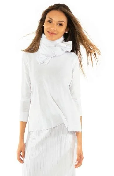 sneekapeek_sweater_white_front_1.jpg