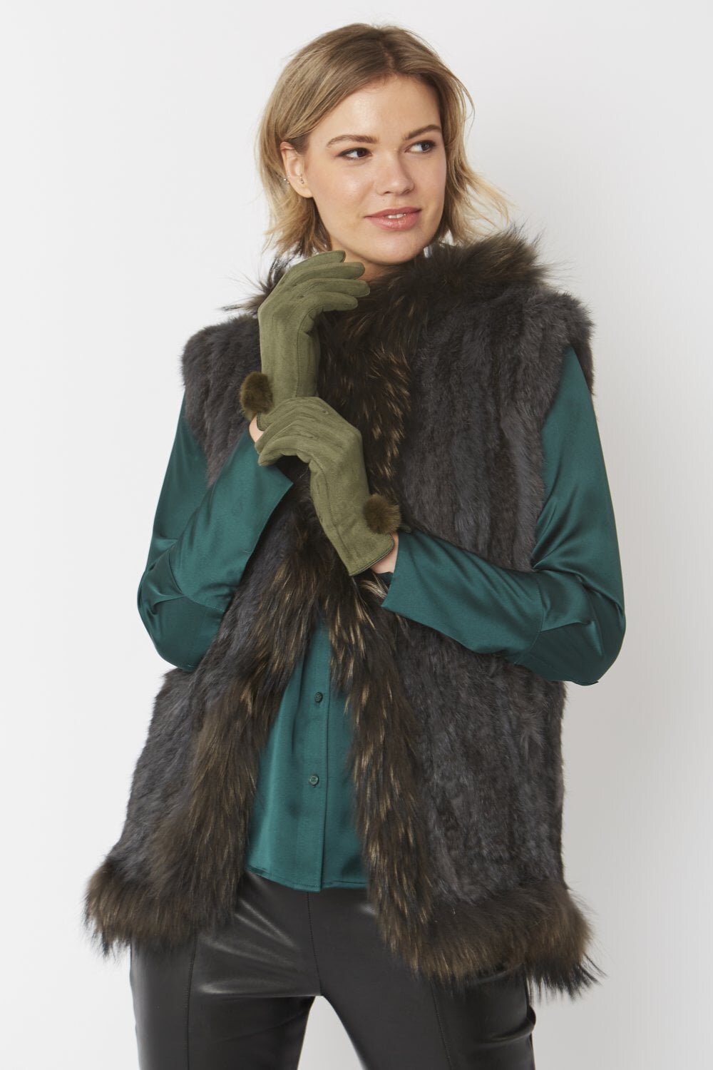 faux-suede-gloves-with-faux-fur-pom-p1424-39325_Khaki.jpg