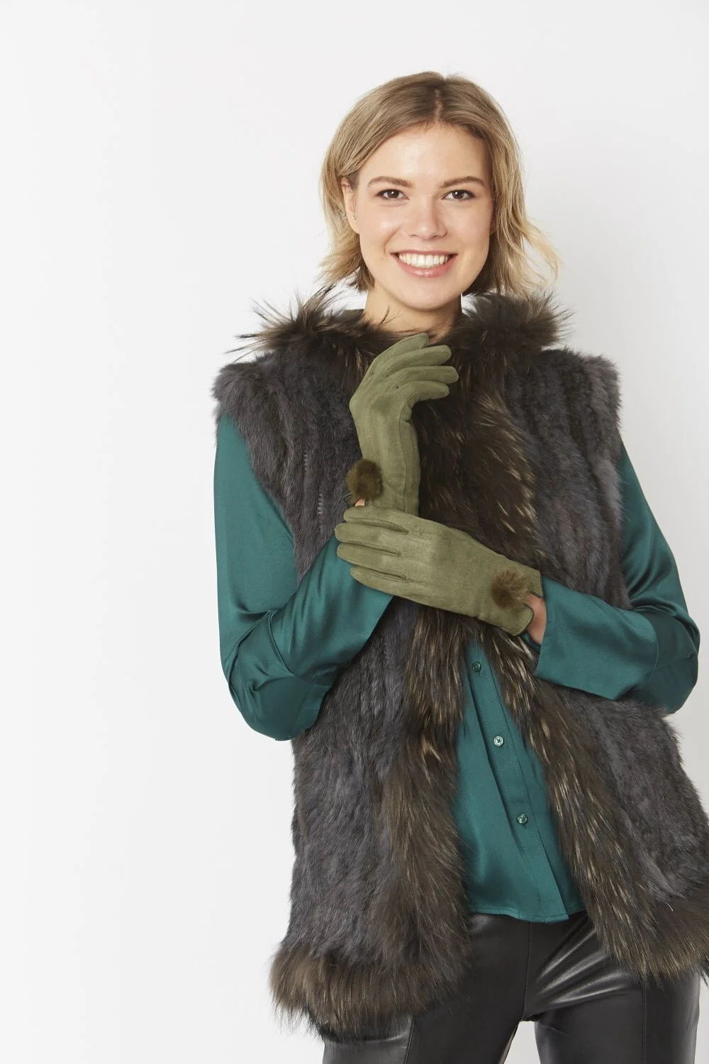 faux-suede-gloves-with-faux-fur-pom-p1424-39327_khaki3.jpg