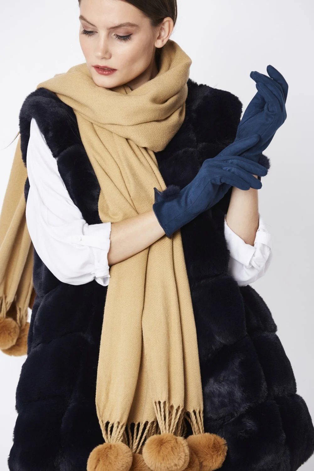 faux-suede-gloves-with-faux-fur-pom-p1424-20947_Navy.jpg