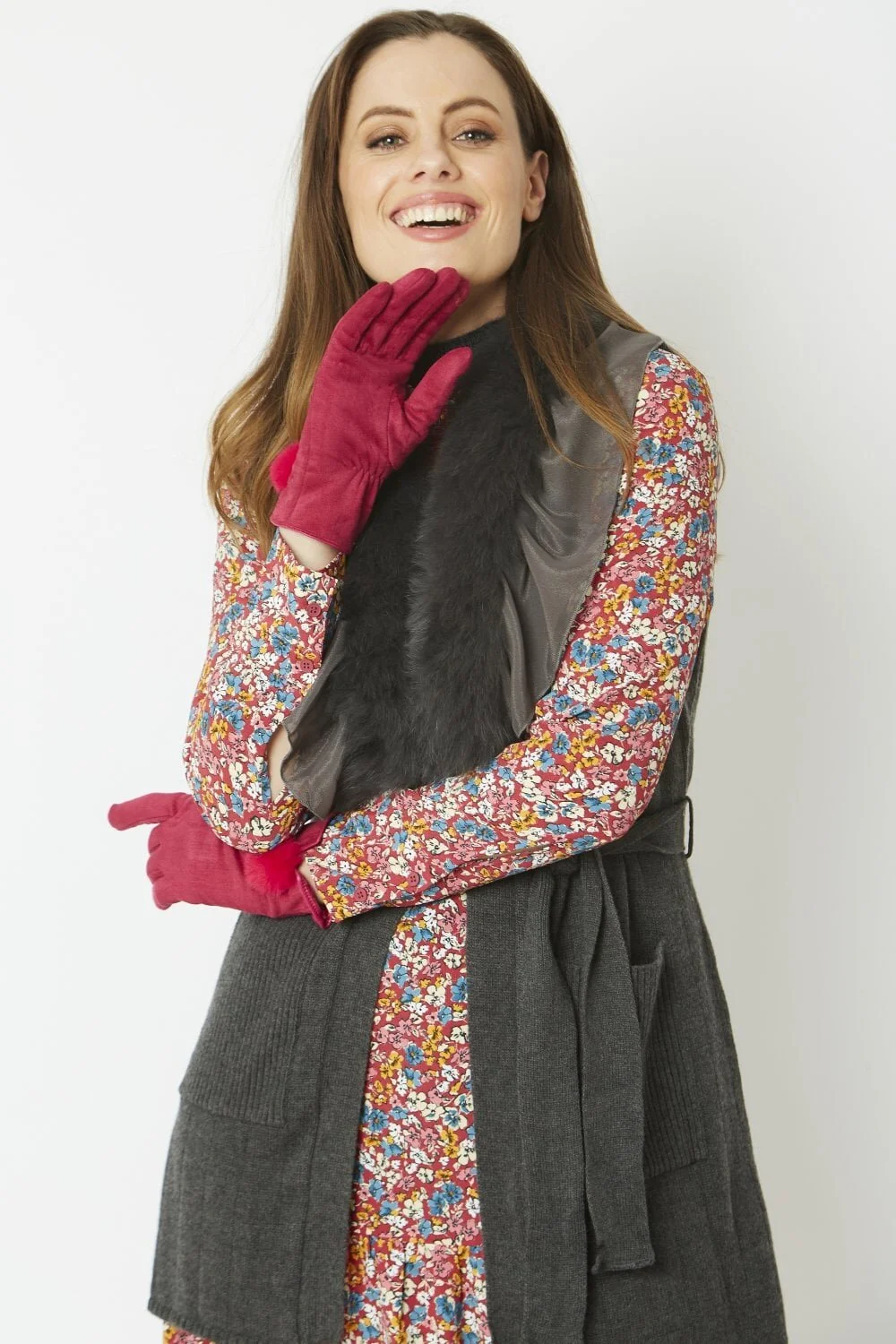 faux-suede-gloves-with-faux-fur-pom-p1424-36118_cerisepink3.jpg
