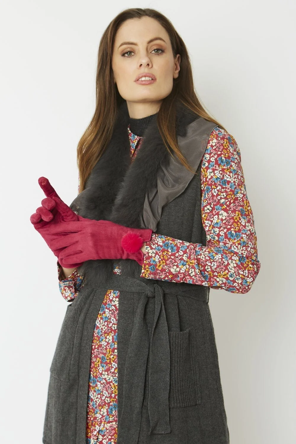 faux-suede-gloves-with-faux-fur-pom-p1424-36119_cerisepink4.jpg