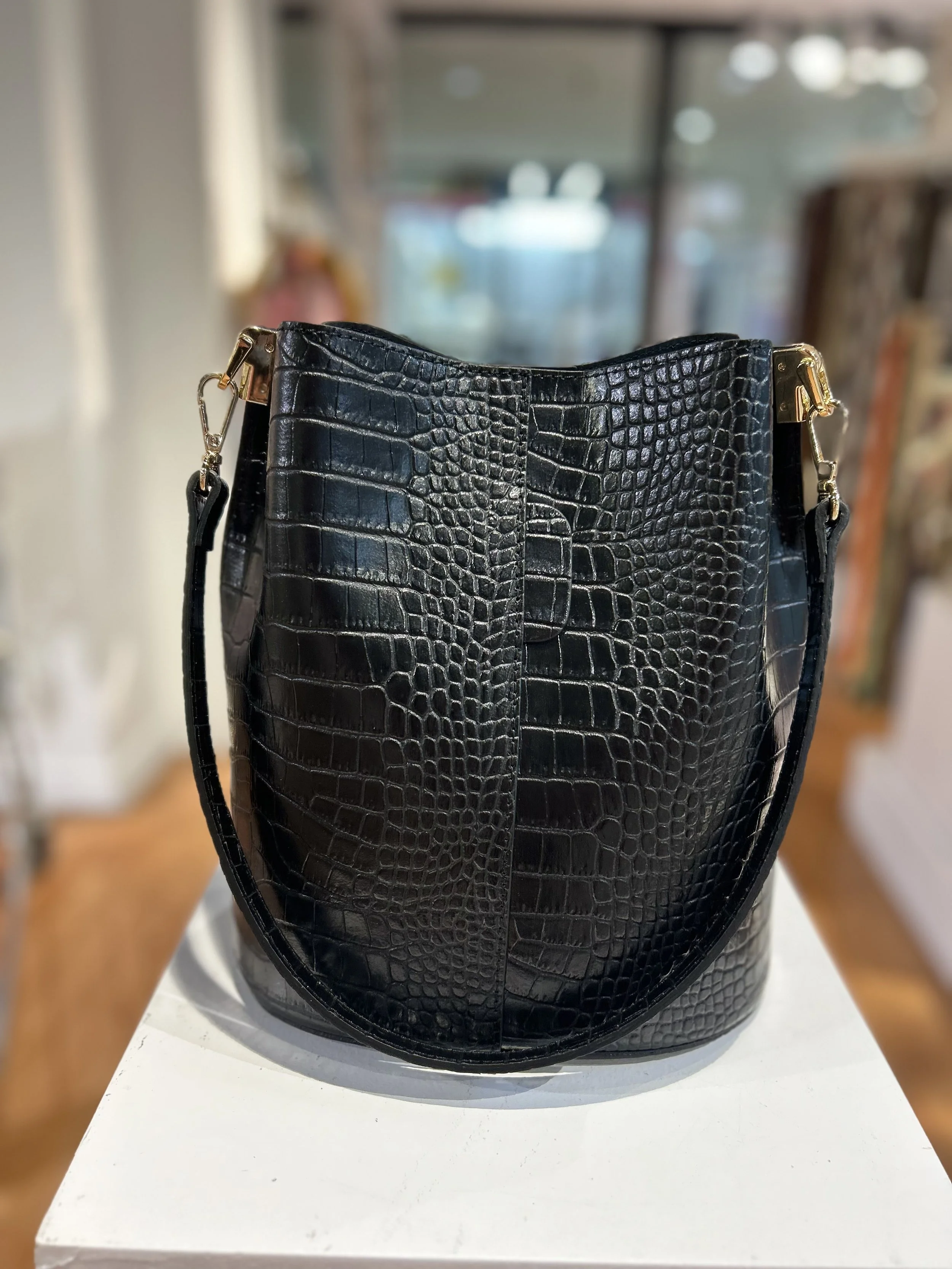 Leather Bucket Bag BLK.jpg