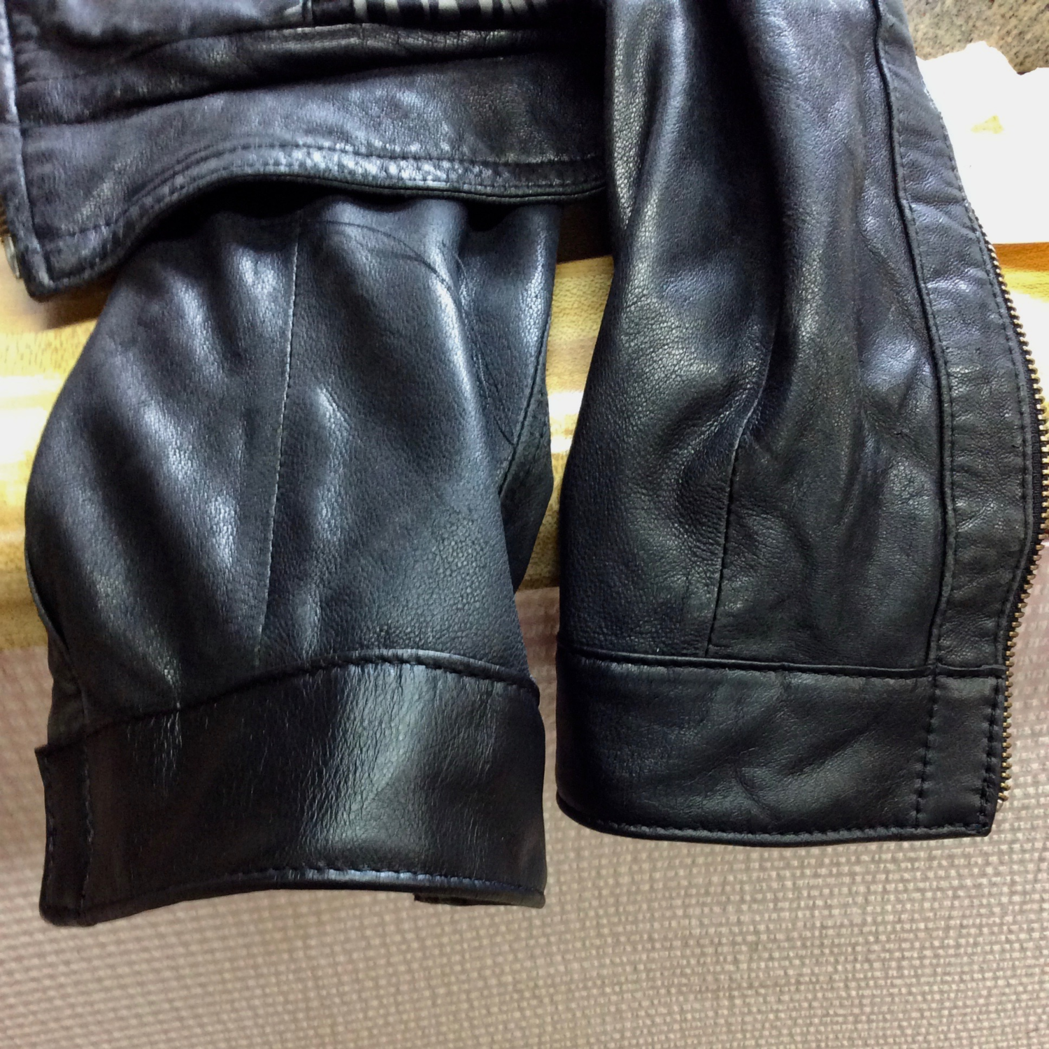 Leather Sleeve A.png