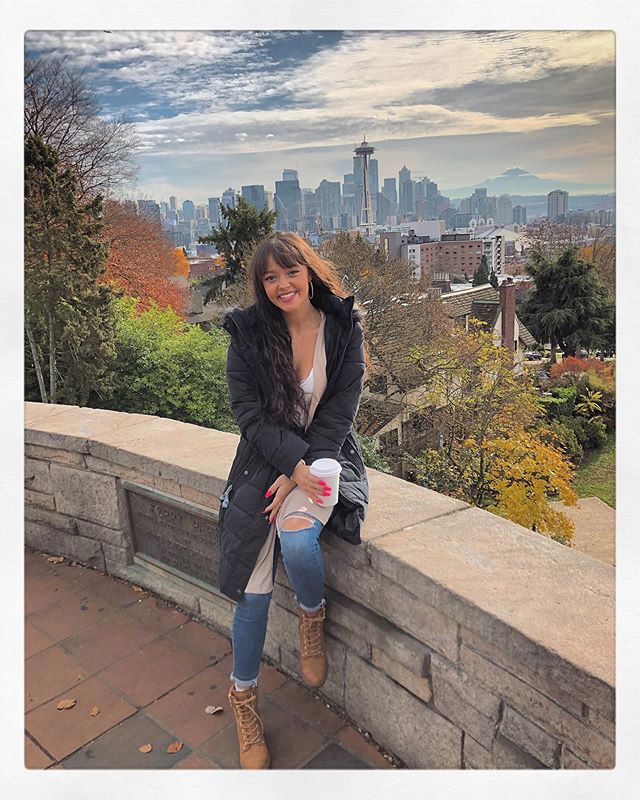 Tourist in my own city! 🌦💕☕️🍂 had the best weekend exploring Seattle, playing tour guide, and remembering why I love it here. It also happened to be an epic weekend for Seattle sports.... GO SOUNDERS GO HAWKS LETS GOOO!!! 💚💙💚