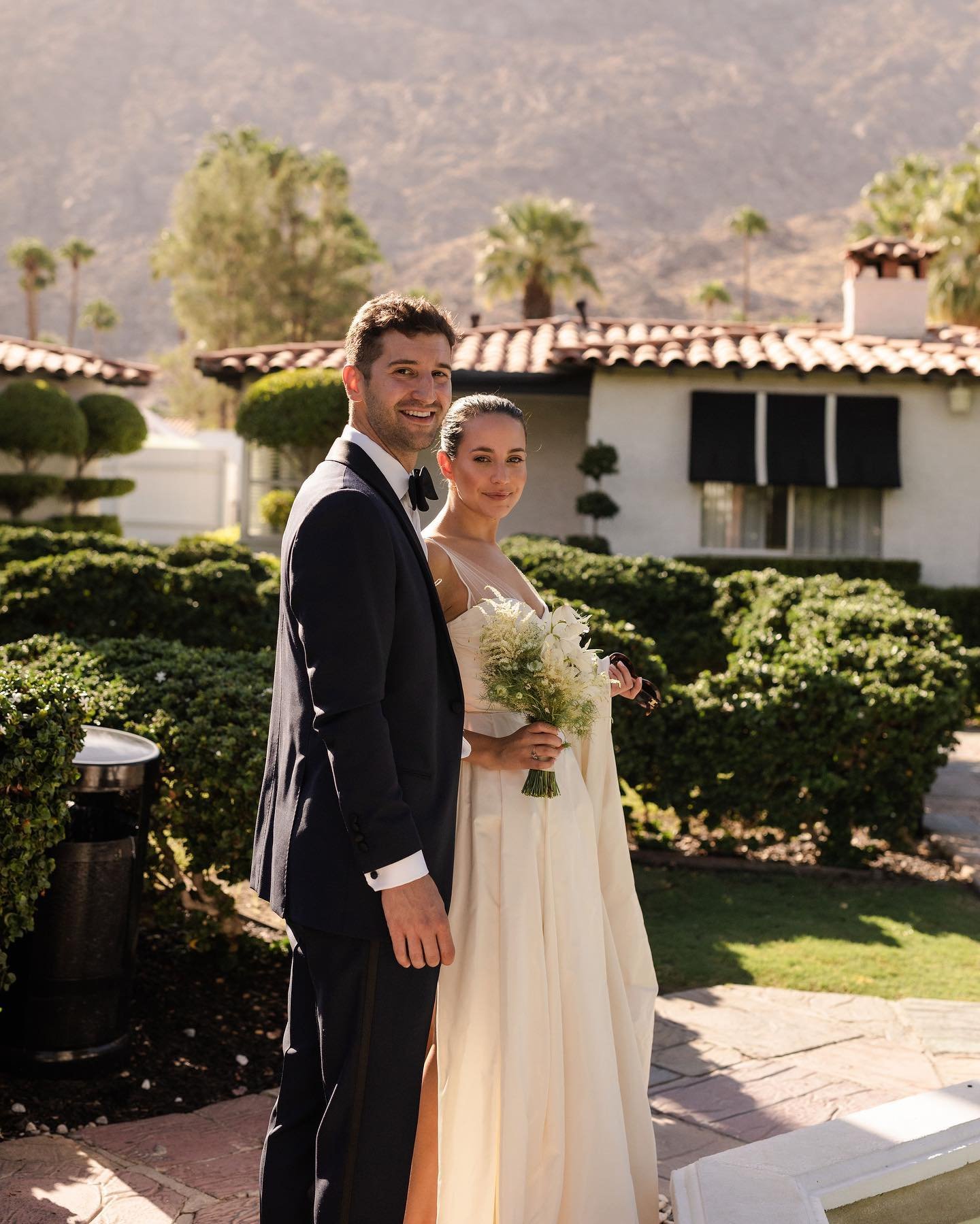 Now booking 2025 weddings 🌞 
Toronto, LA, NYC
&bull;&bull;&bull;
Sam &amp; Joe, Palm Springs 🌵Part I 
Planned by @thisisduet 
Venue @avalonhotels
Dress @verawang 
Floral/design @luna_design_studios