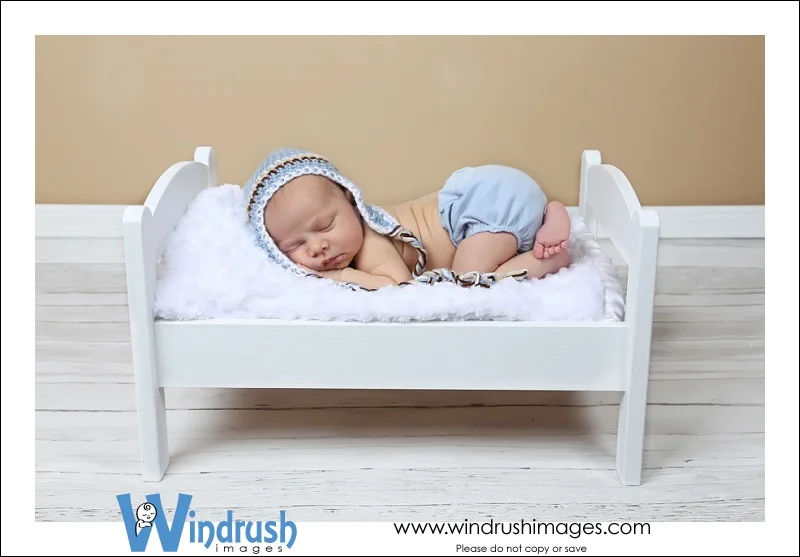 Calgary newborn photographer.jpg