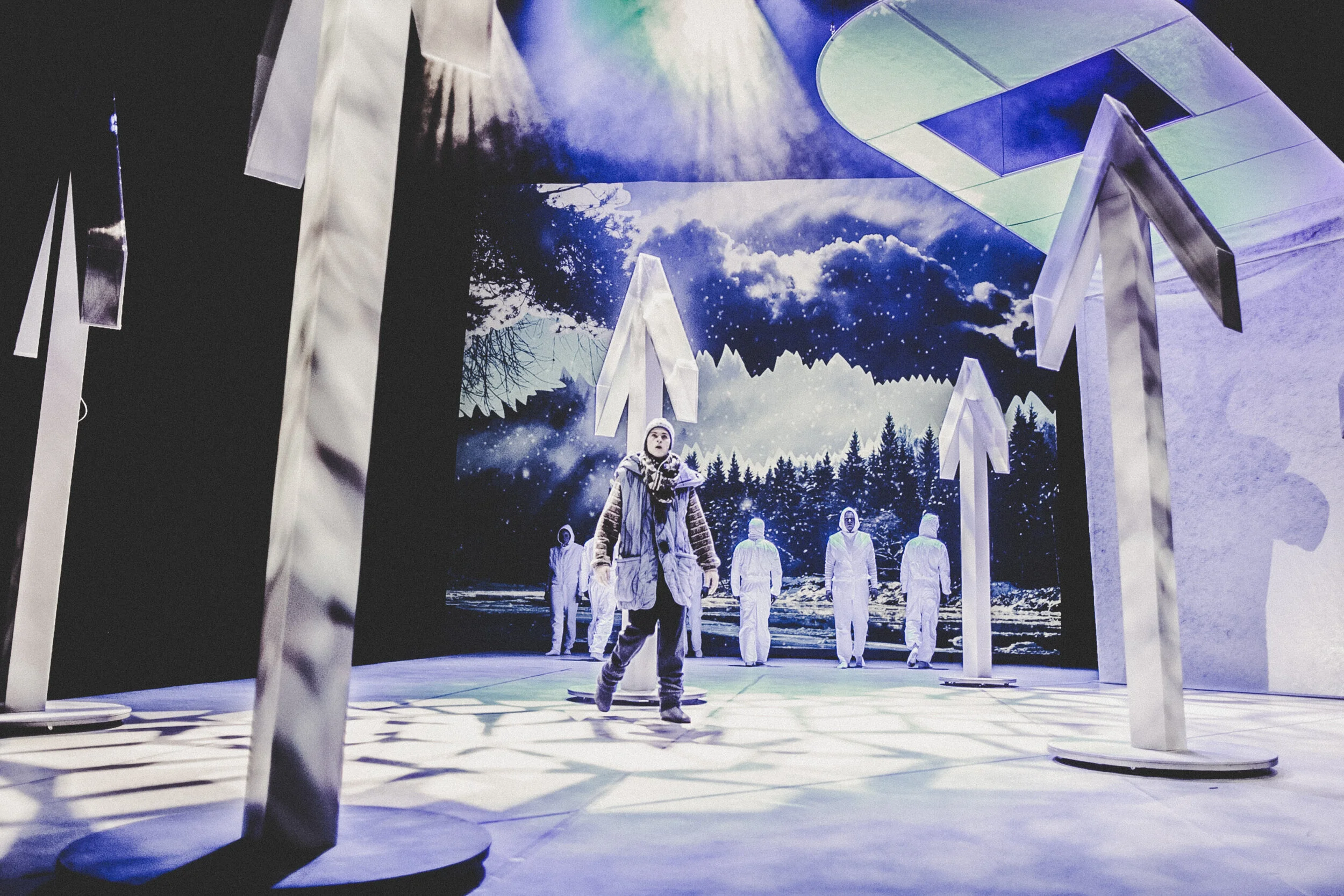 projection design for H. C. Andersen &amp; L. Aedmaa's "The Snow Queen"