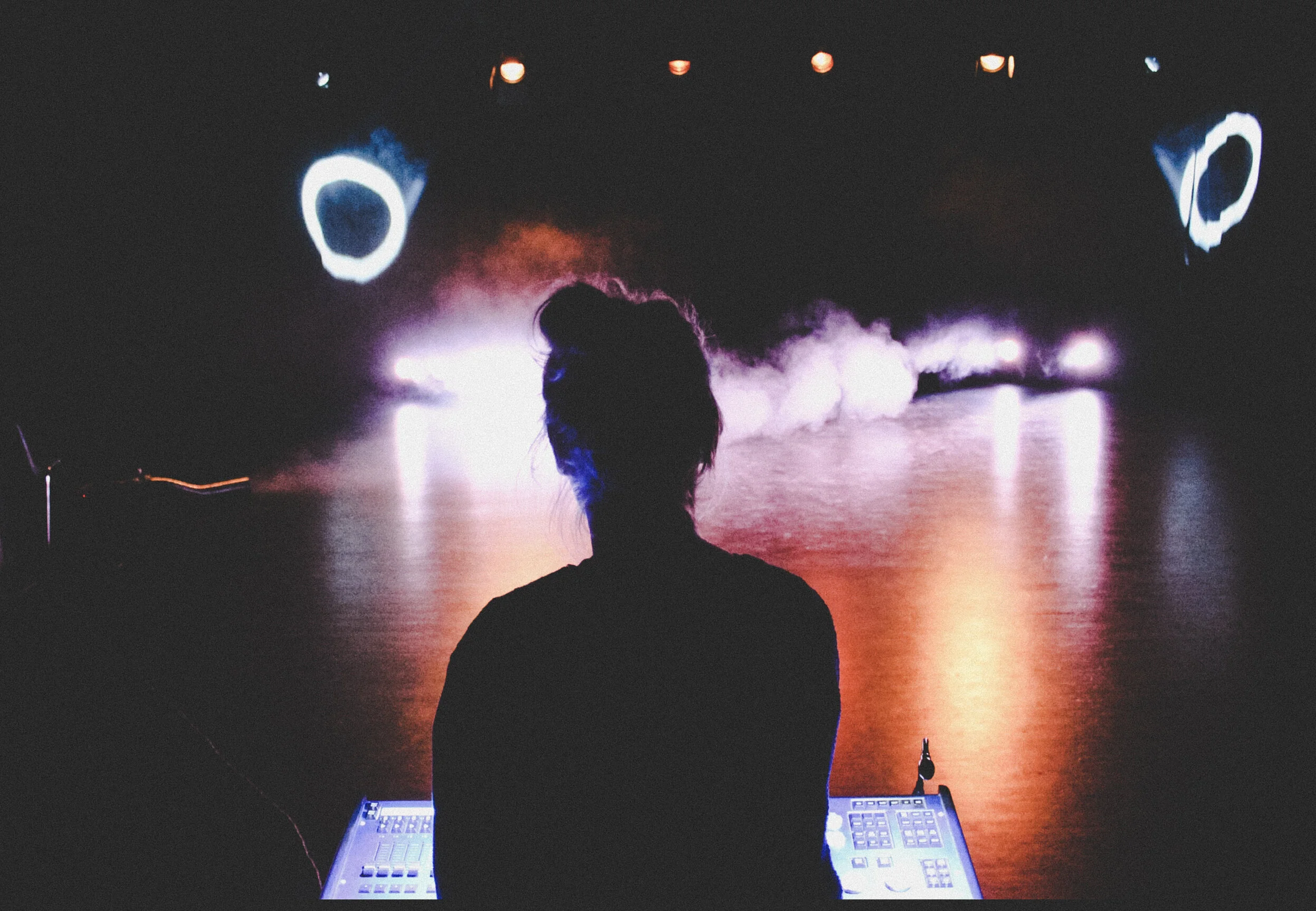 lighting design for Argo Vals' "Klaabu sukeldub avakosmosesse"