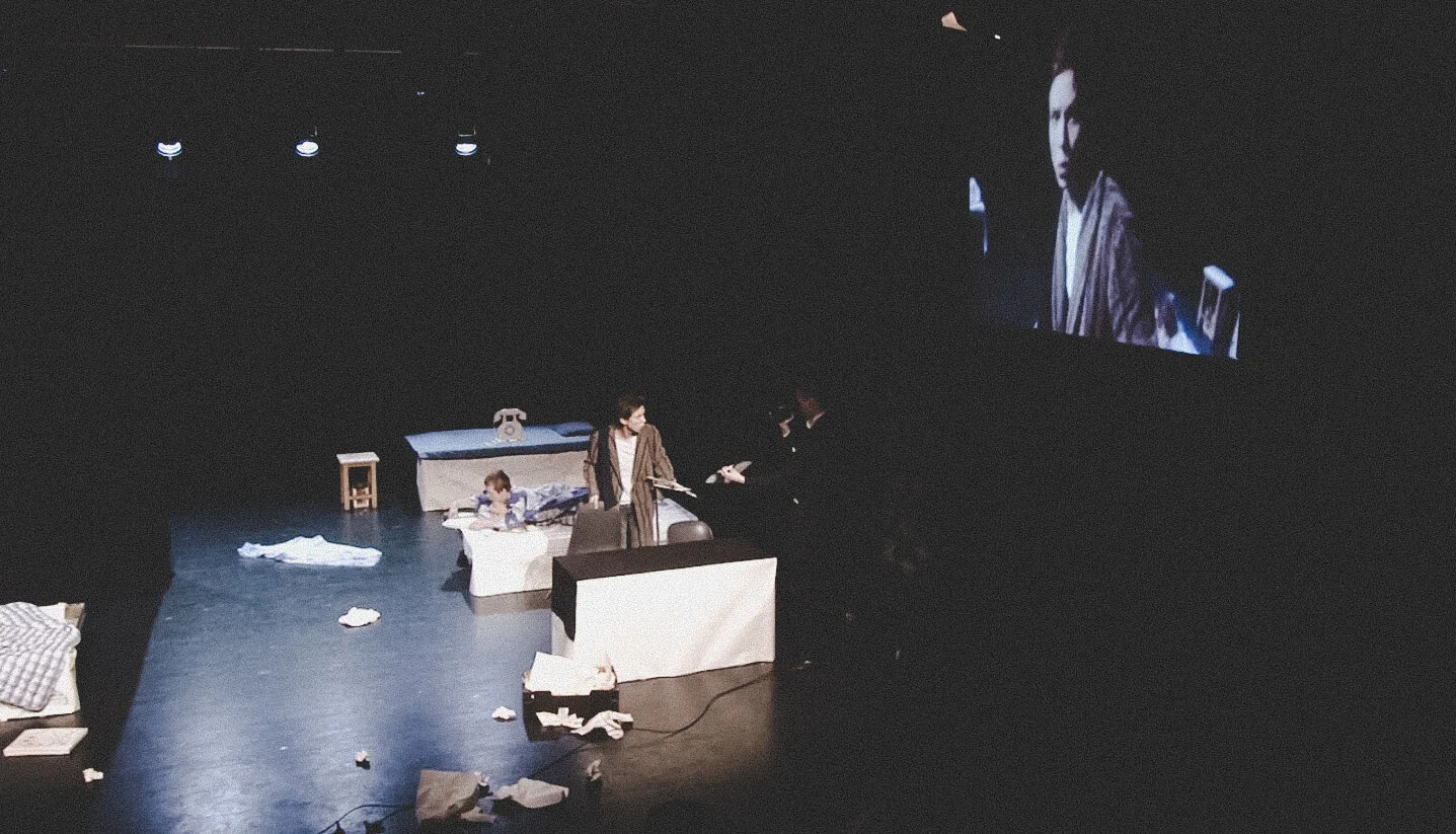 lighting and video design for Enn Vetemaa's "Illuminatsioonid keravälgule ja üheksale näitlejale (pauguga lõpus)"