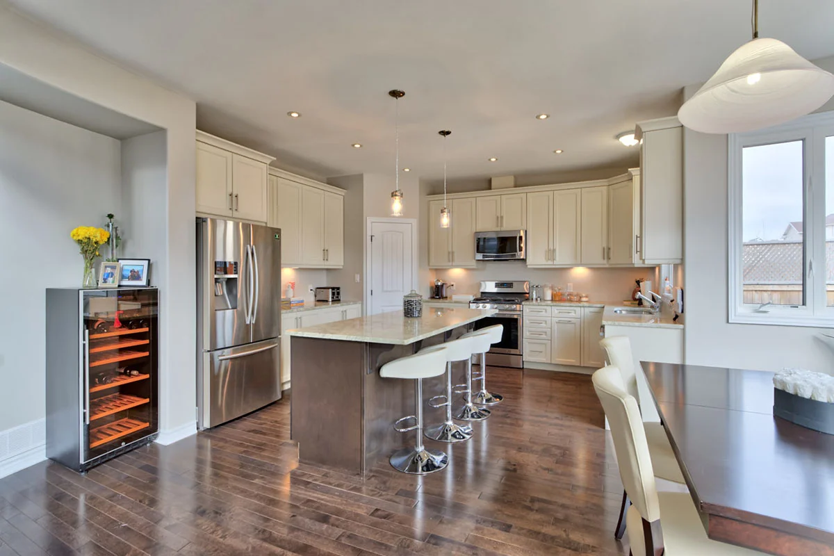 1666 Providence Crescent 2 2.jpg