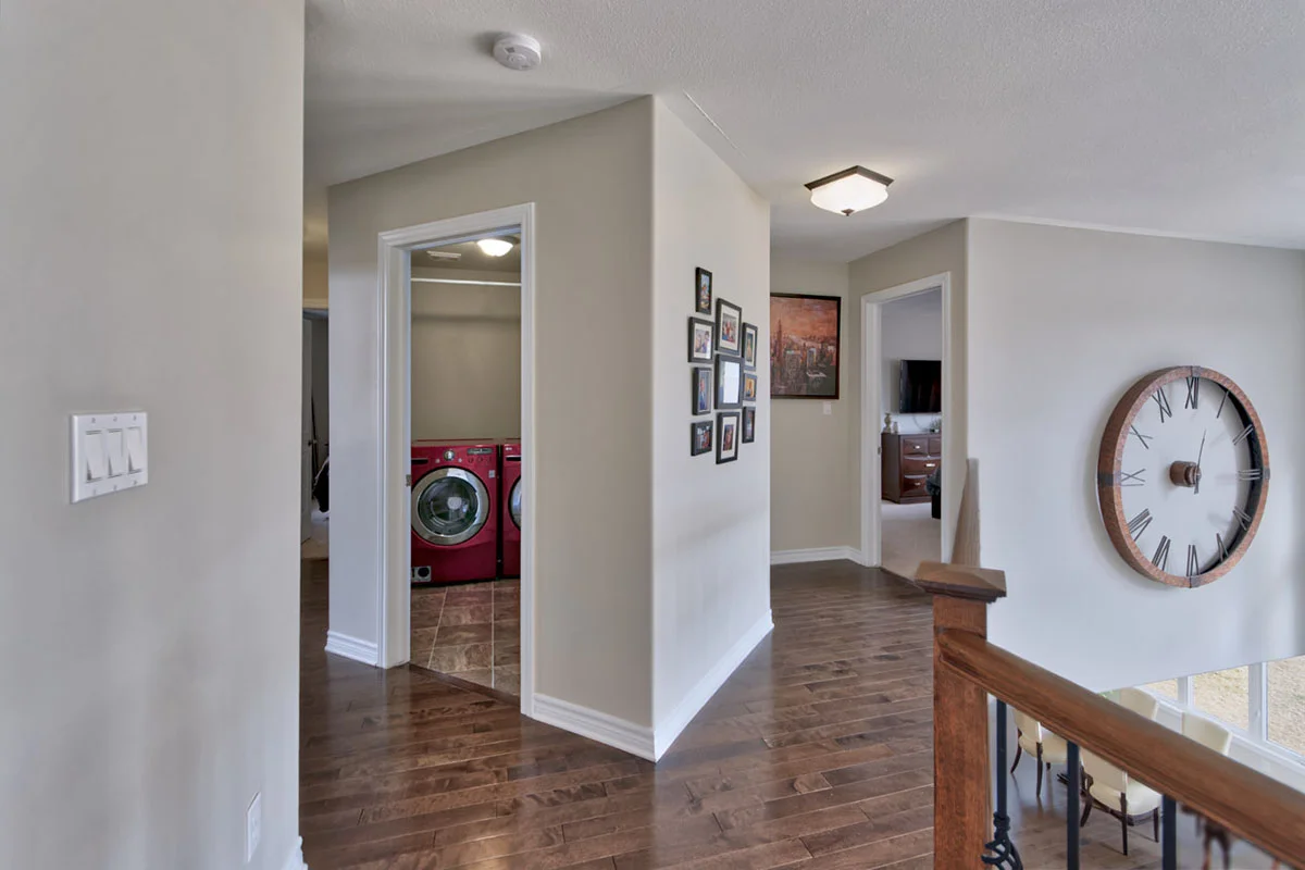 1666 Providence Crescent 2 4.jpg