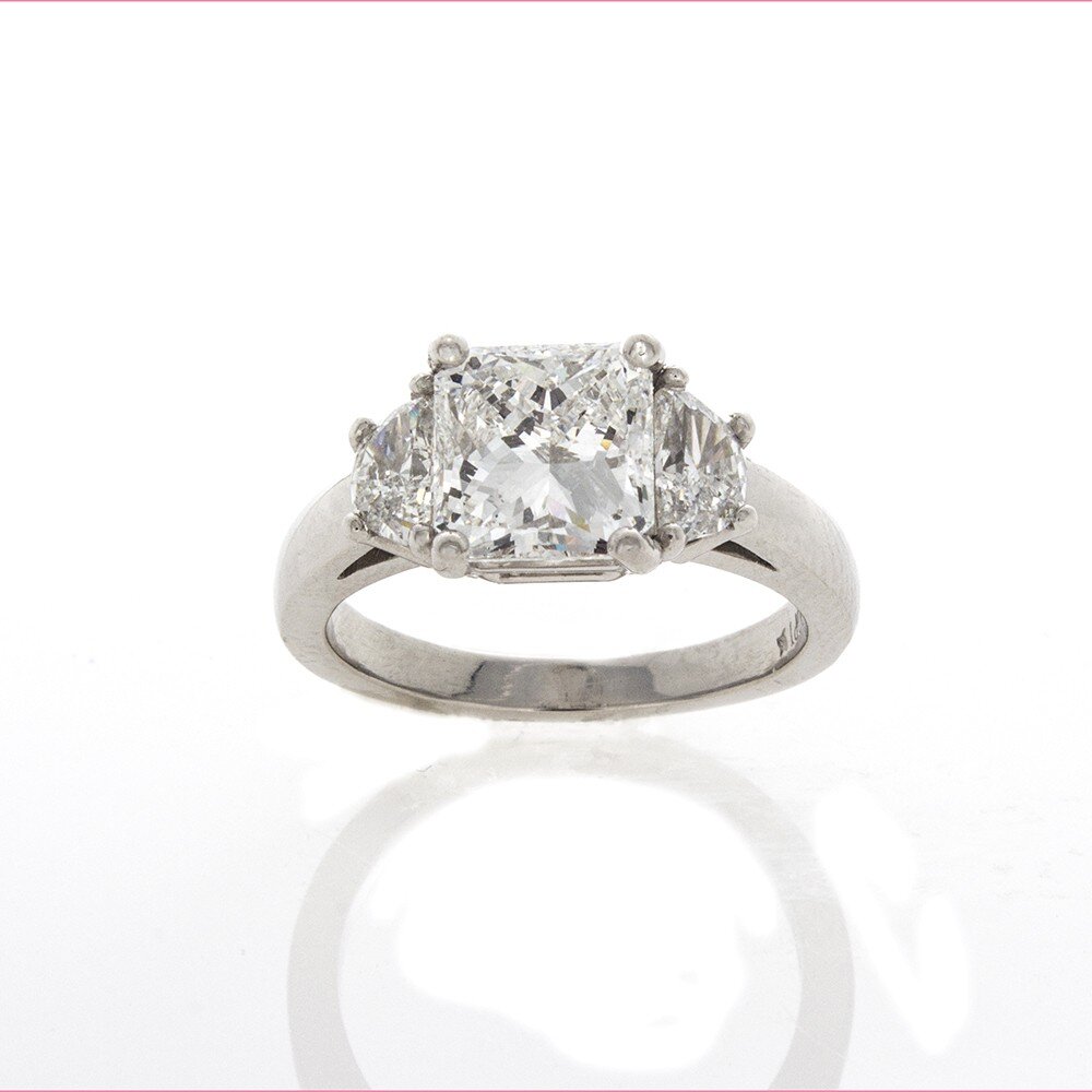 RADIANT CUT 3 STONE RING 2.01ct