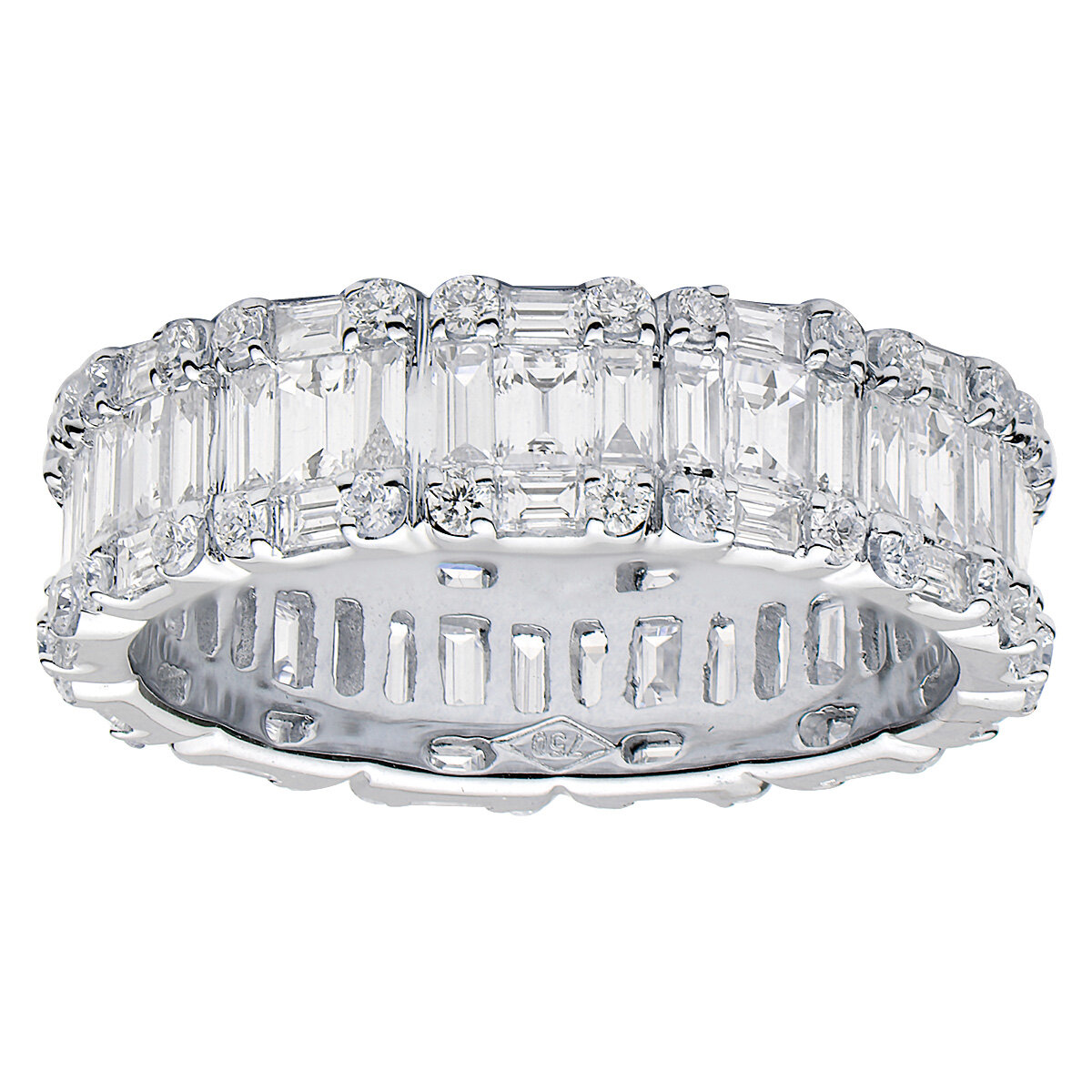 18K BAGUETTE ILLUSION DIAMOND BAND