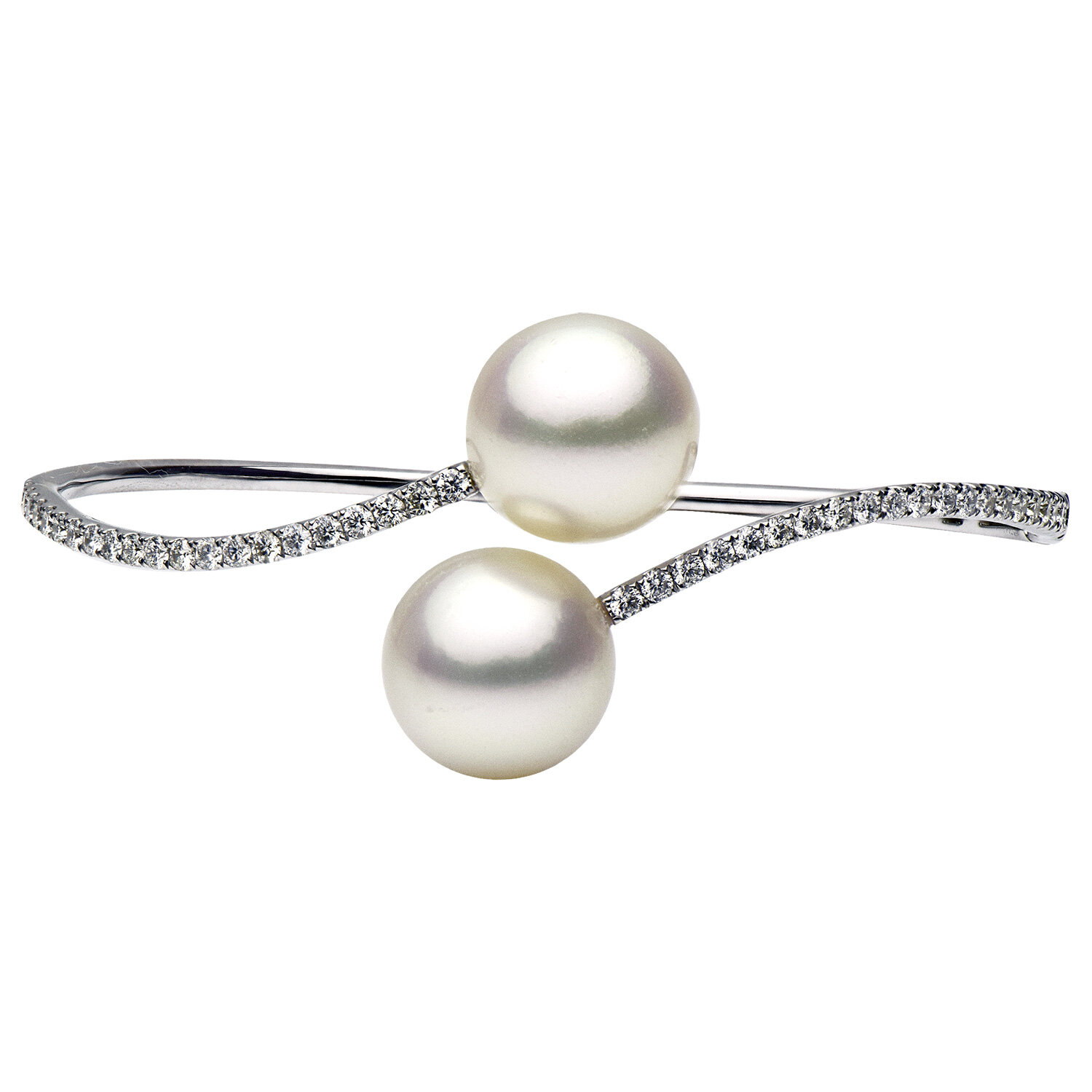 18K GOLD PEARL AND DIAMOND BANGLE 