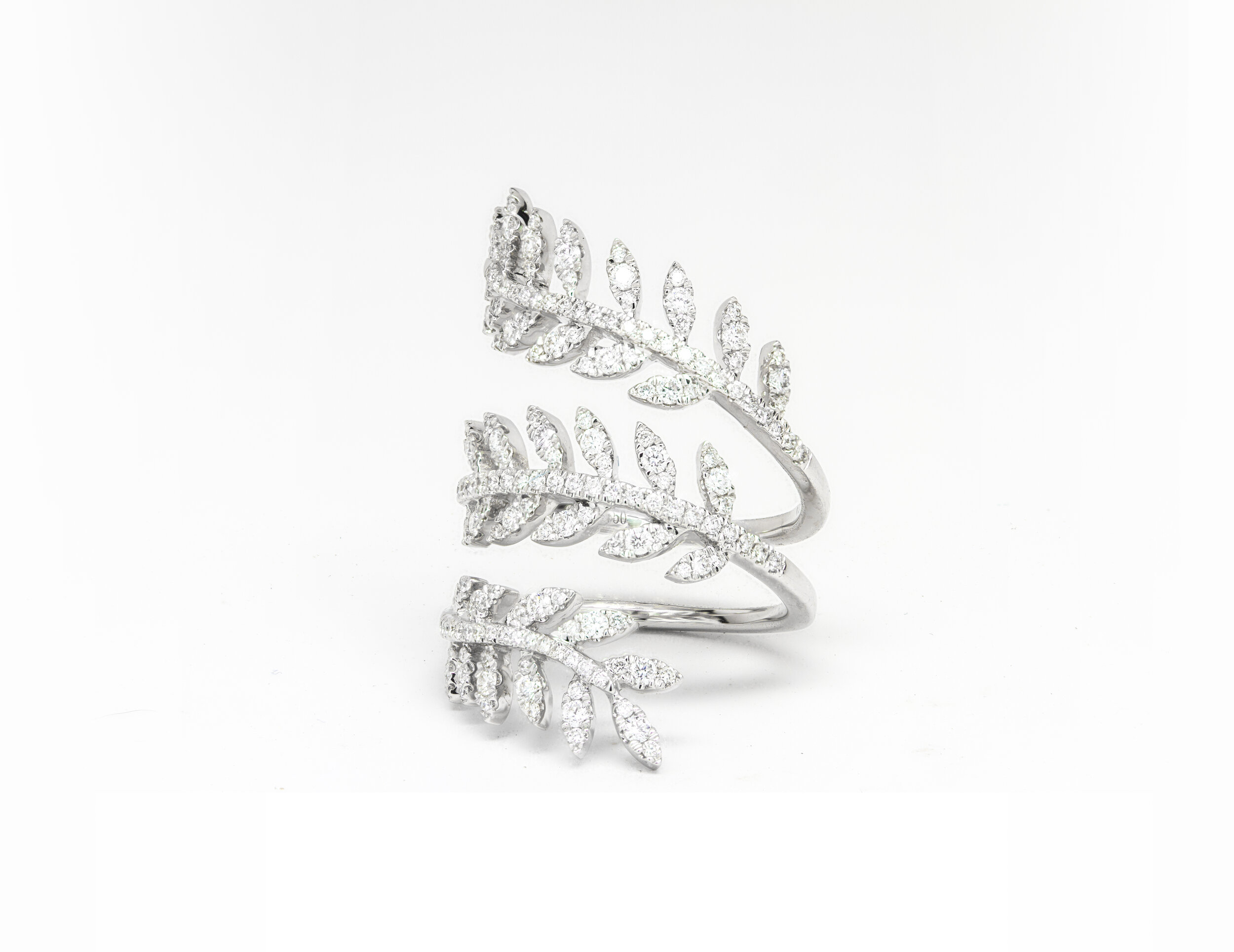 18KW FASHION DIAMOND RING