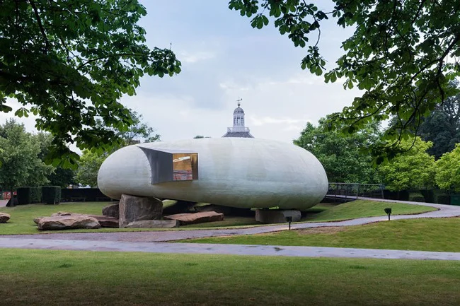 Space Egg by Radic