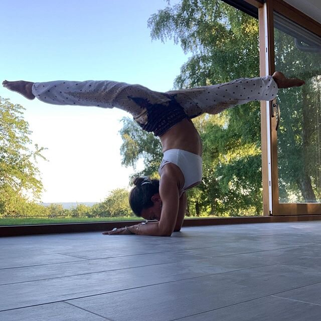 It has been 3 months since our world changed. Since Covid-19 brought us into lockdown. Since I was in Norway on my way to teach workshops with @leikayoga (which got cancelled when I flew out there! So, airport yoga). Since I could practice in a studi
