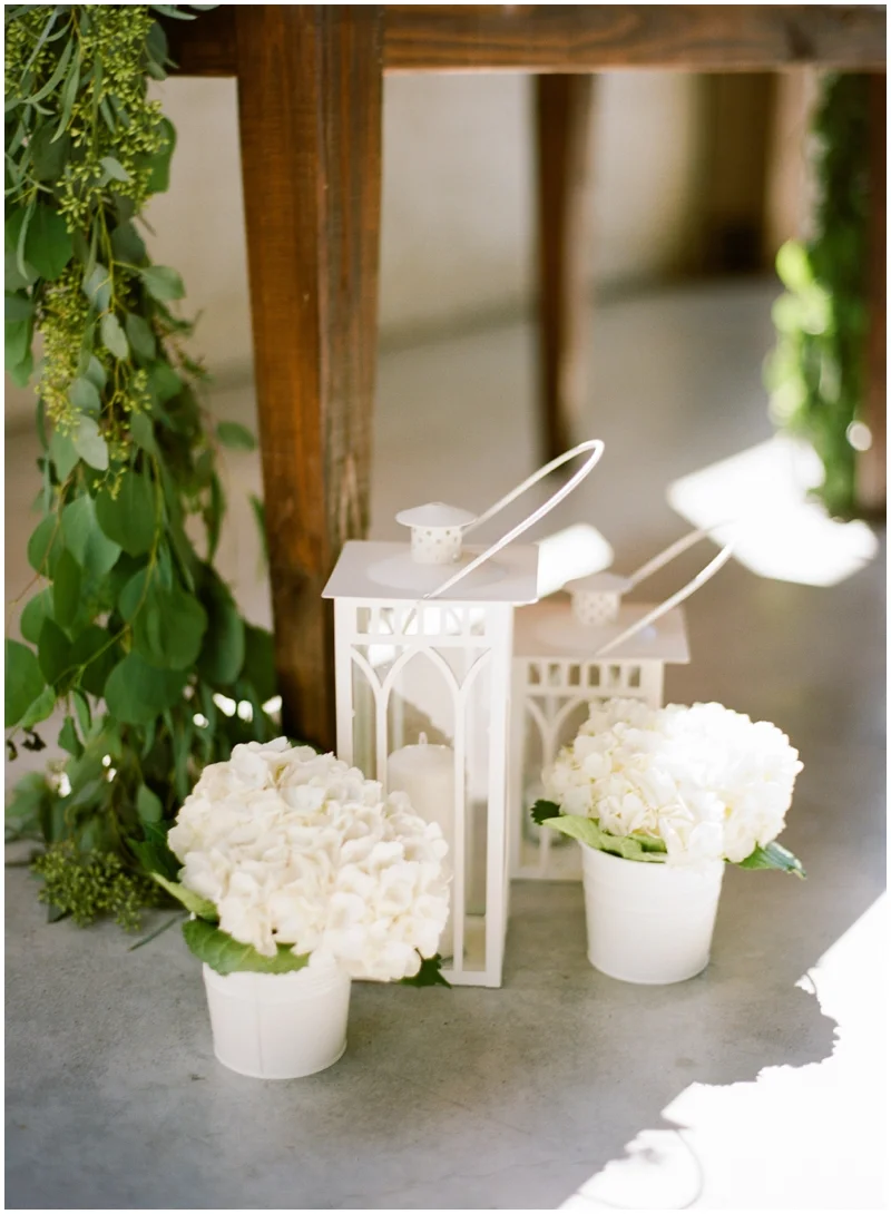 Chandelier Grove Wedding_0022.jpg