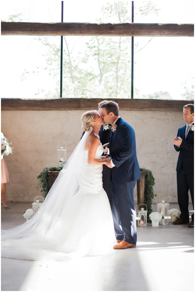 Chandelier Grove Wedding_0034.jpg