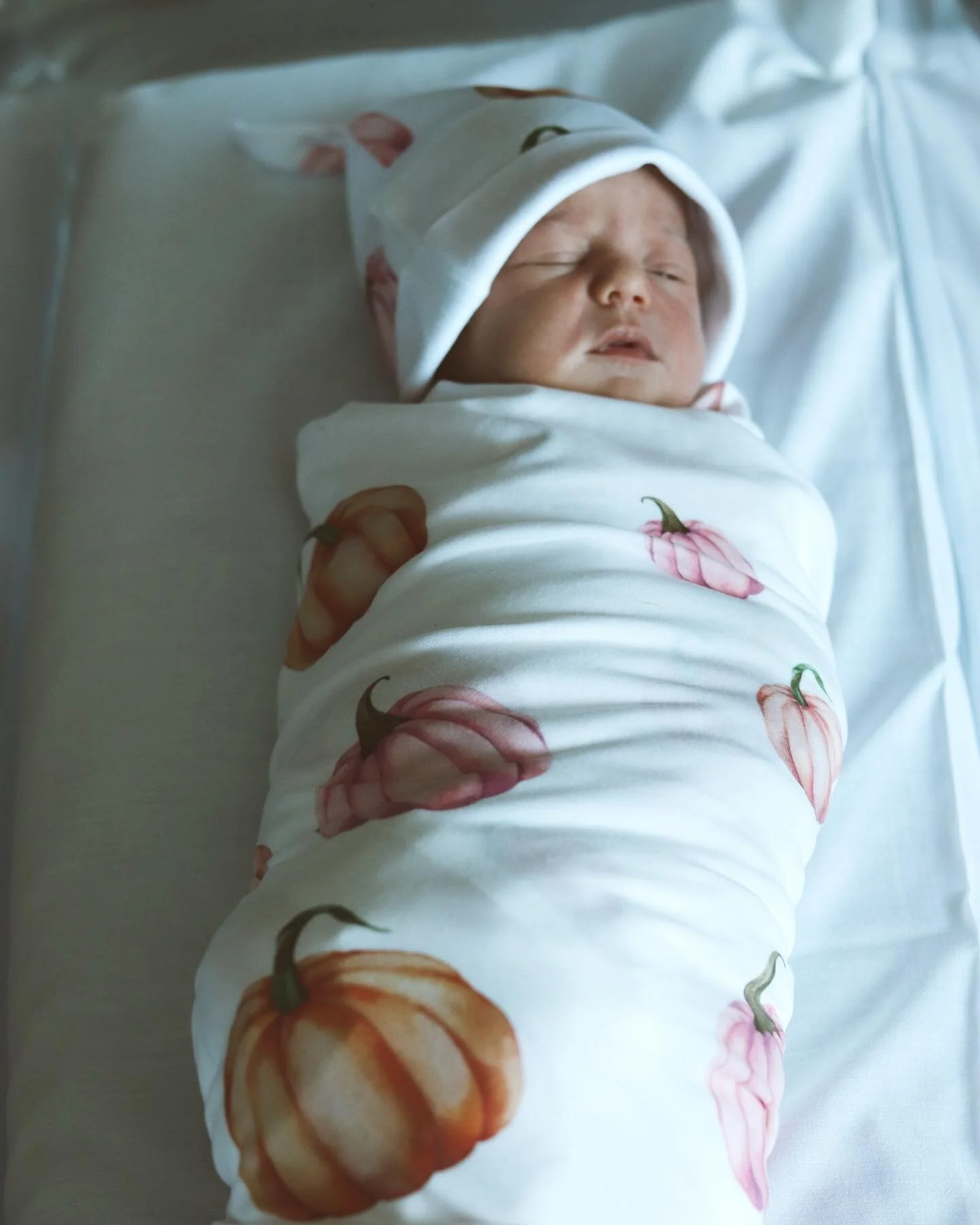 🧡Olivia van Winnewisser🧡
.
.
.
.
.
10/22 ~ 7:38am ~ 6 lbs 10 oz ~ 20.5in