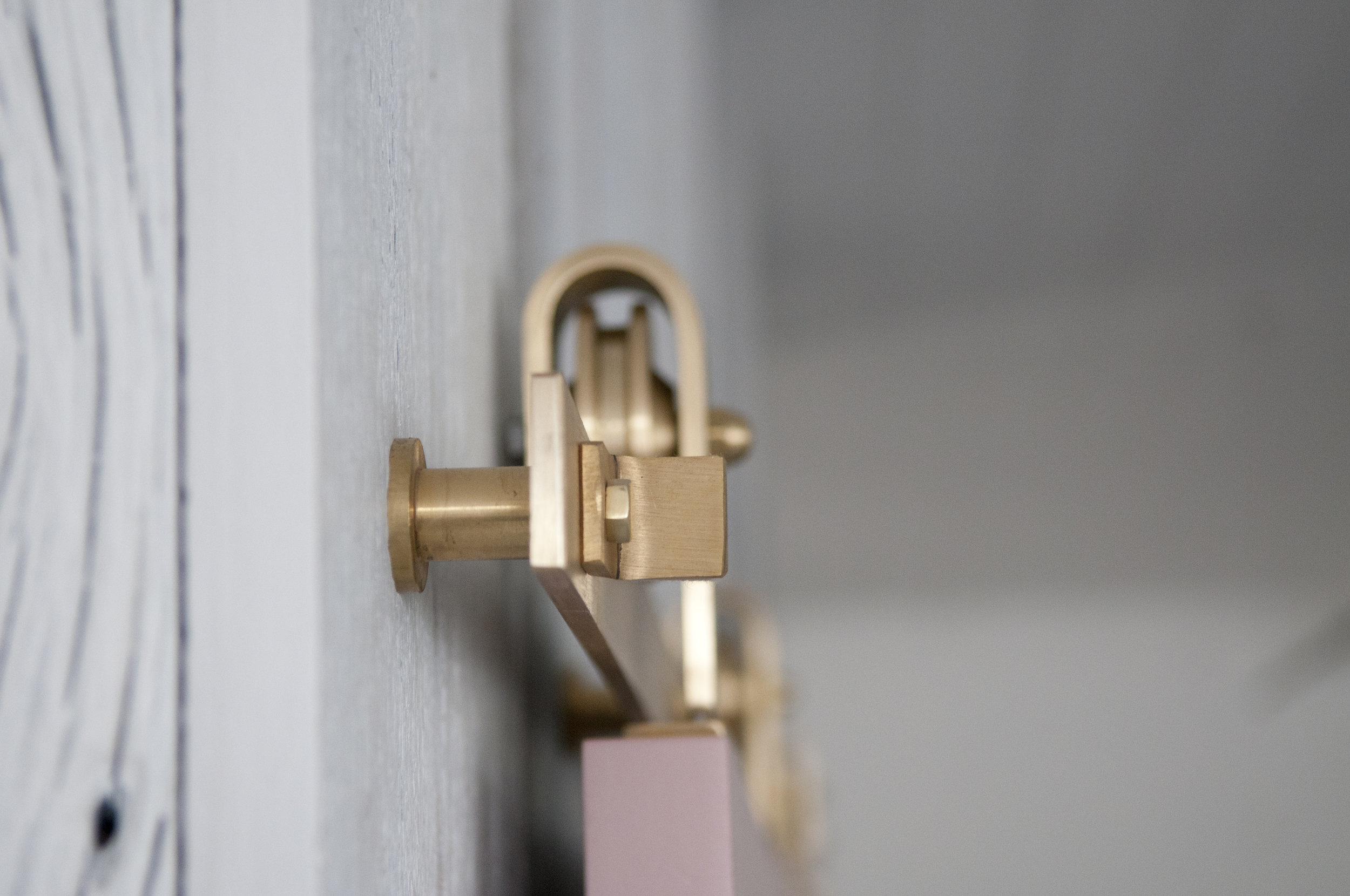 brass_barn_door_hardware_topmount_02.jpg