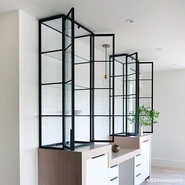 Actually, there are two of these metal glass cabinets for @wellwood_design 🖤💜
.
.
#1925workbench #1925workbenchfurniture #1925workbenchdoors #madeincanada #wellwooddesign
.
.
.
#custom #handcrafted #metalglass #interiordesign #interiors #design #gl