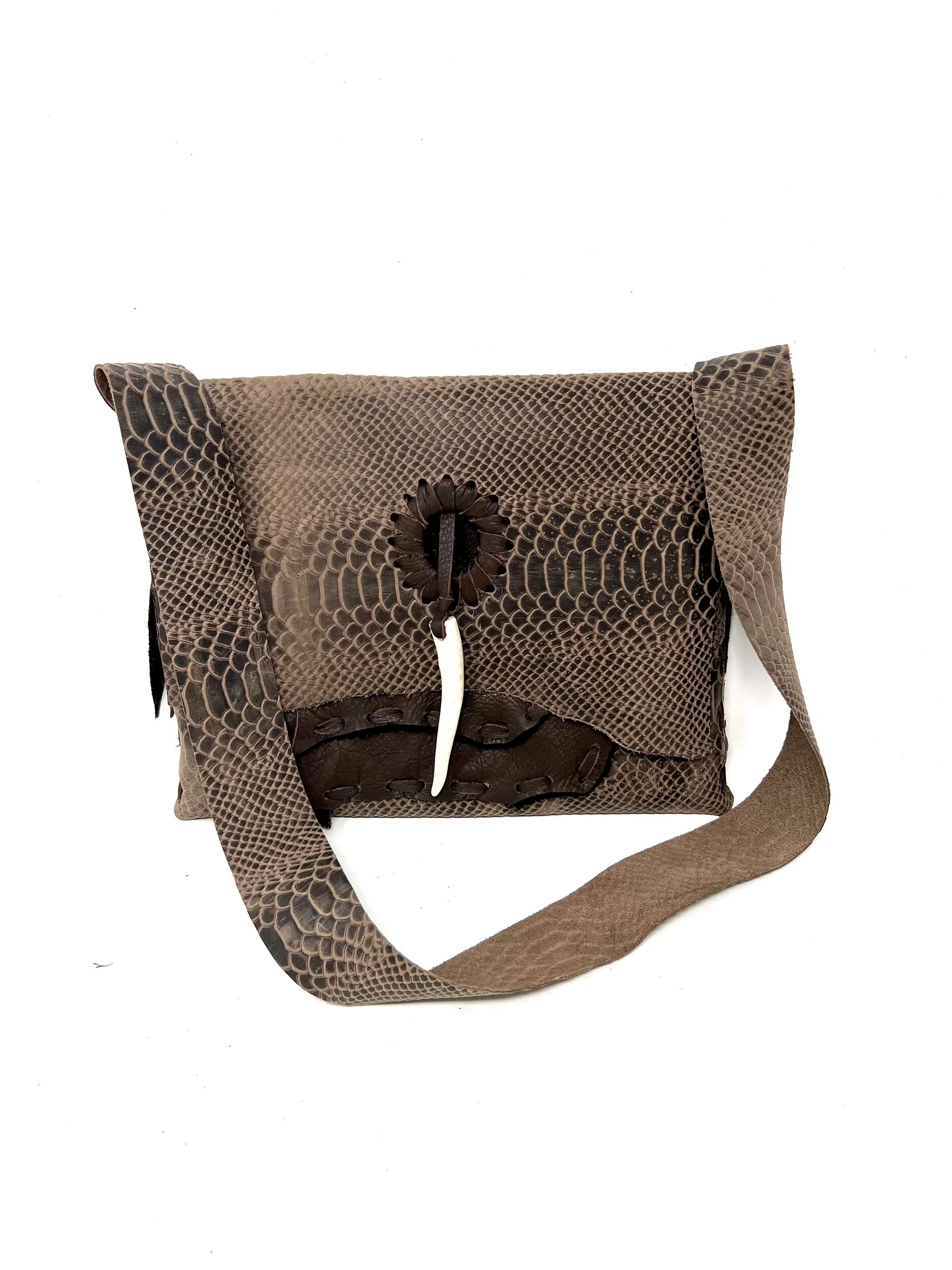 C8EBE0CC-D90E-444A-98C4-353CE28CB3D7