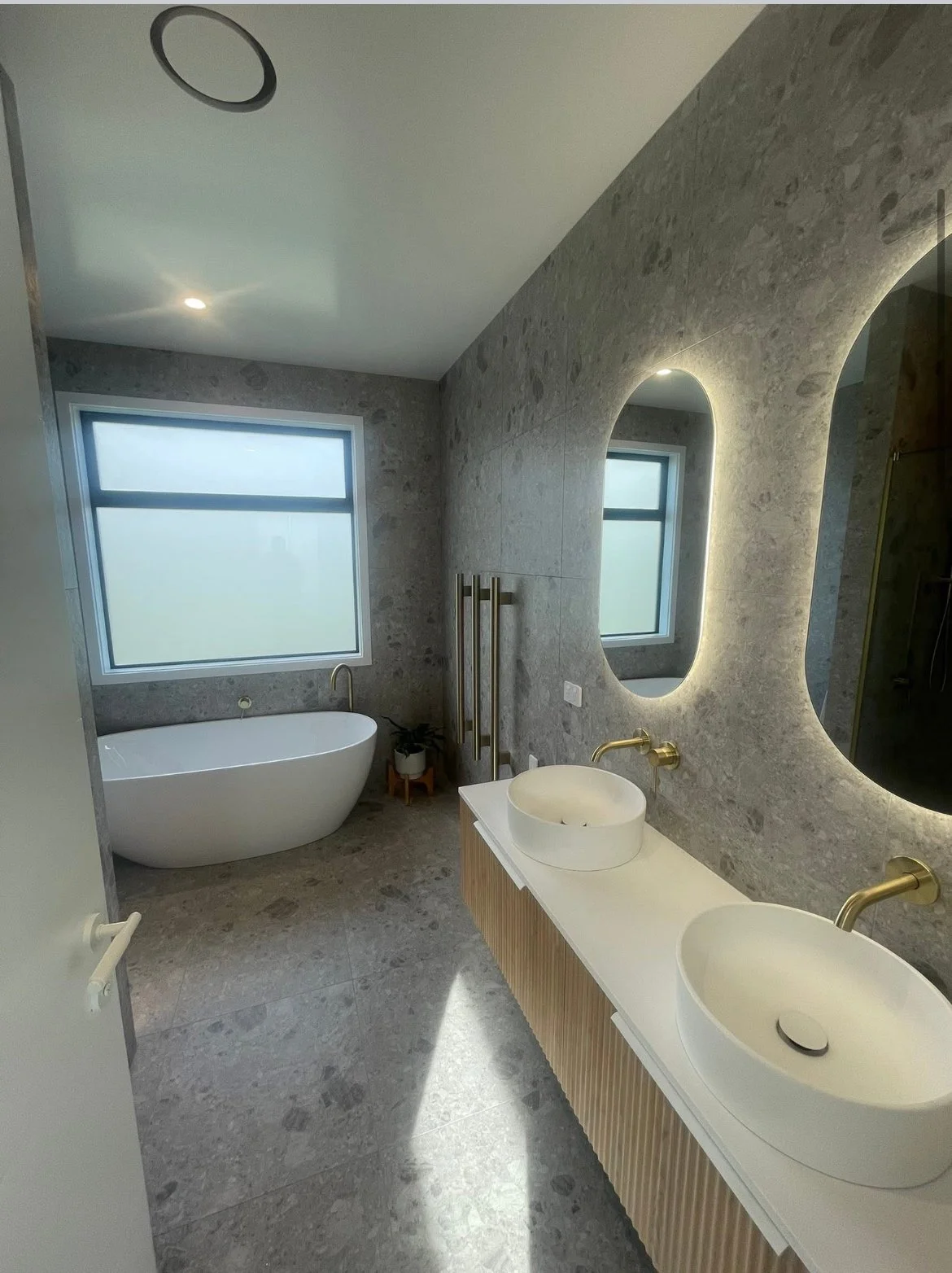 181 ensuite.jpeg