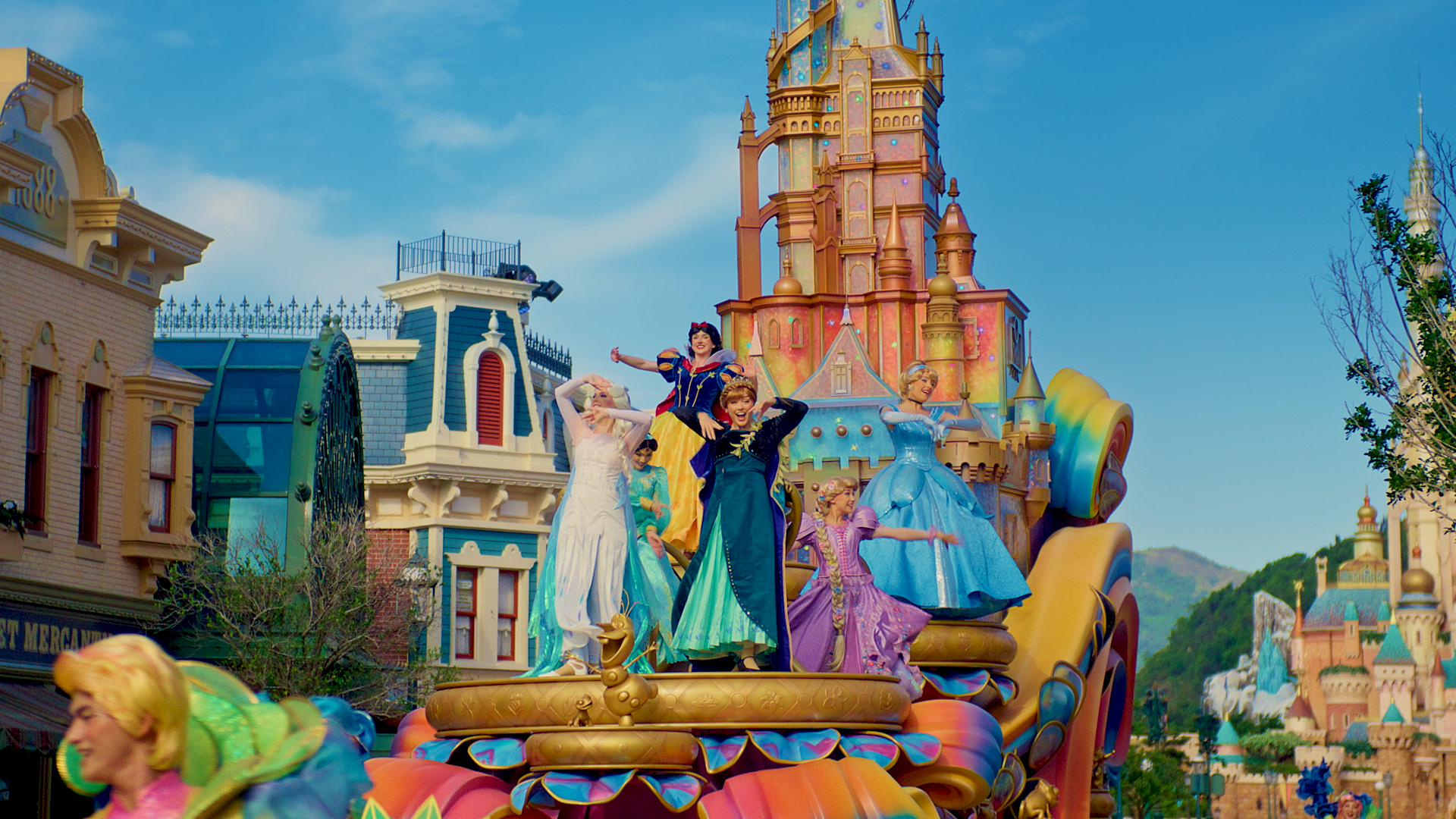 HKDL 20A DIRECTOR CUT 20260209 glow.00_00_09_22.Still002.png