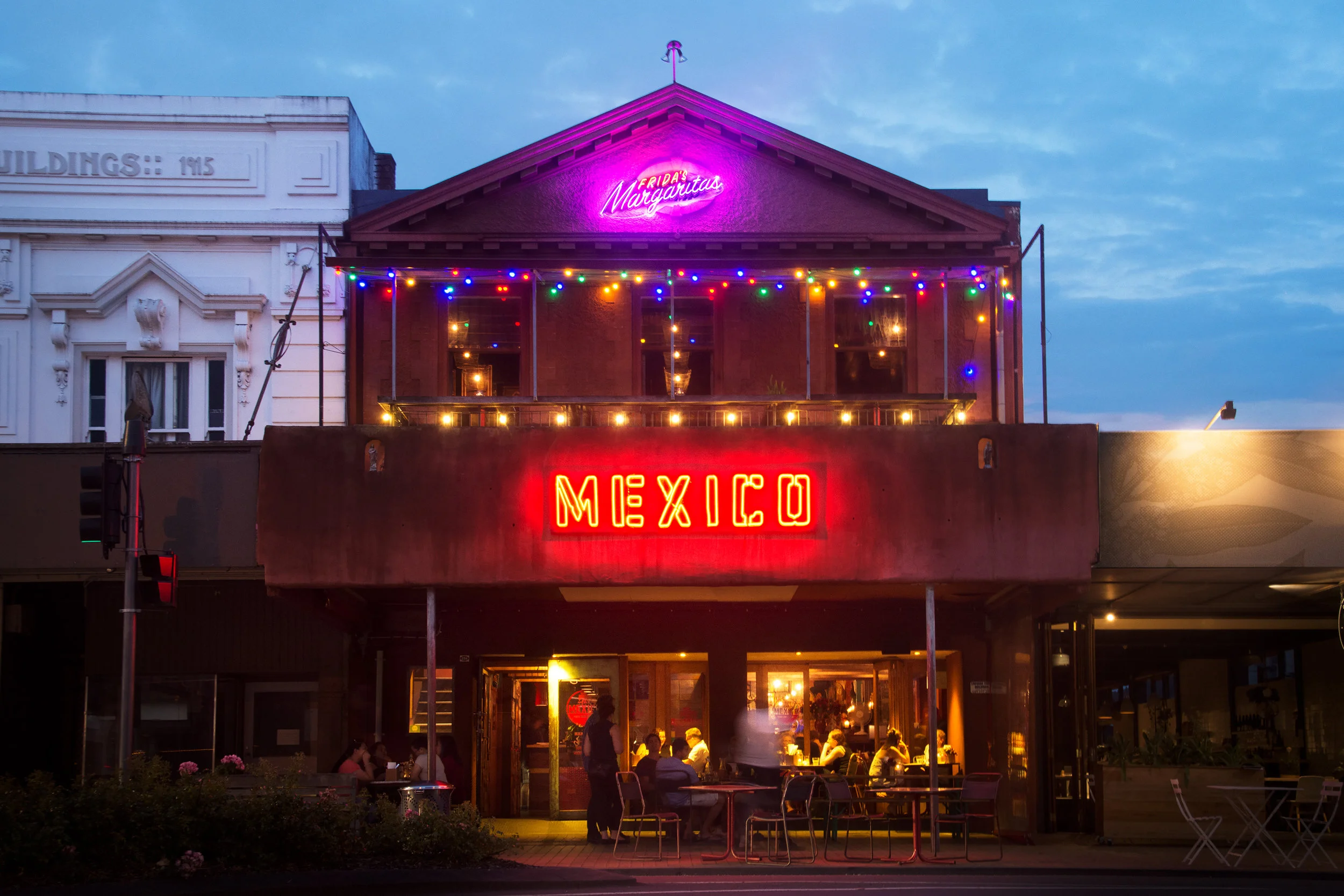 MEX_Hamilton_OutsideVenue.jpg