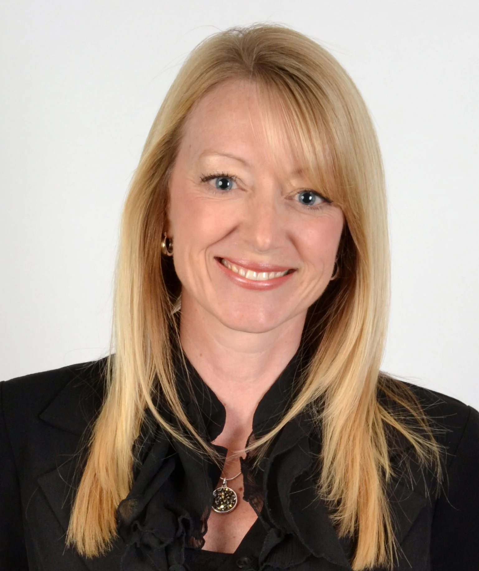 Cindy Tonnesen Cindy is the Founder and President of Hope Floats Foundation. As an advocate for drowning prevention for over 20 years, Cindy has served on the Board of Directors of the U.S. Swim School Association and co-founded SwimKids Swim Schools in 1997 with her husband, Dave. She received a Silver Stevie Award for Female Entrepreneur of the Year in Consumer Services in 2012 and has led SwimKids to the prestigious Inc. 5000 list of the nation's fastest growing companies 4 times. Cindy is excited to spread the message of Hope Floats and partner with swim schools and businesses in the United States and across the globe. Cindy and her husband, Dave, have three children from high school to college.