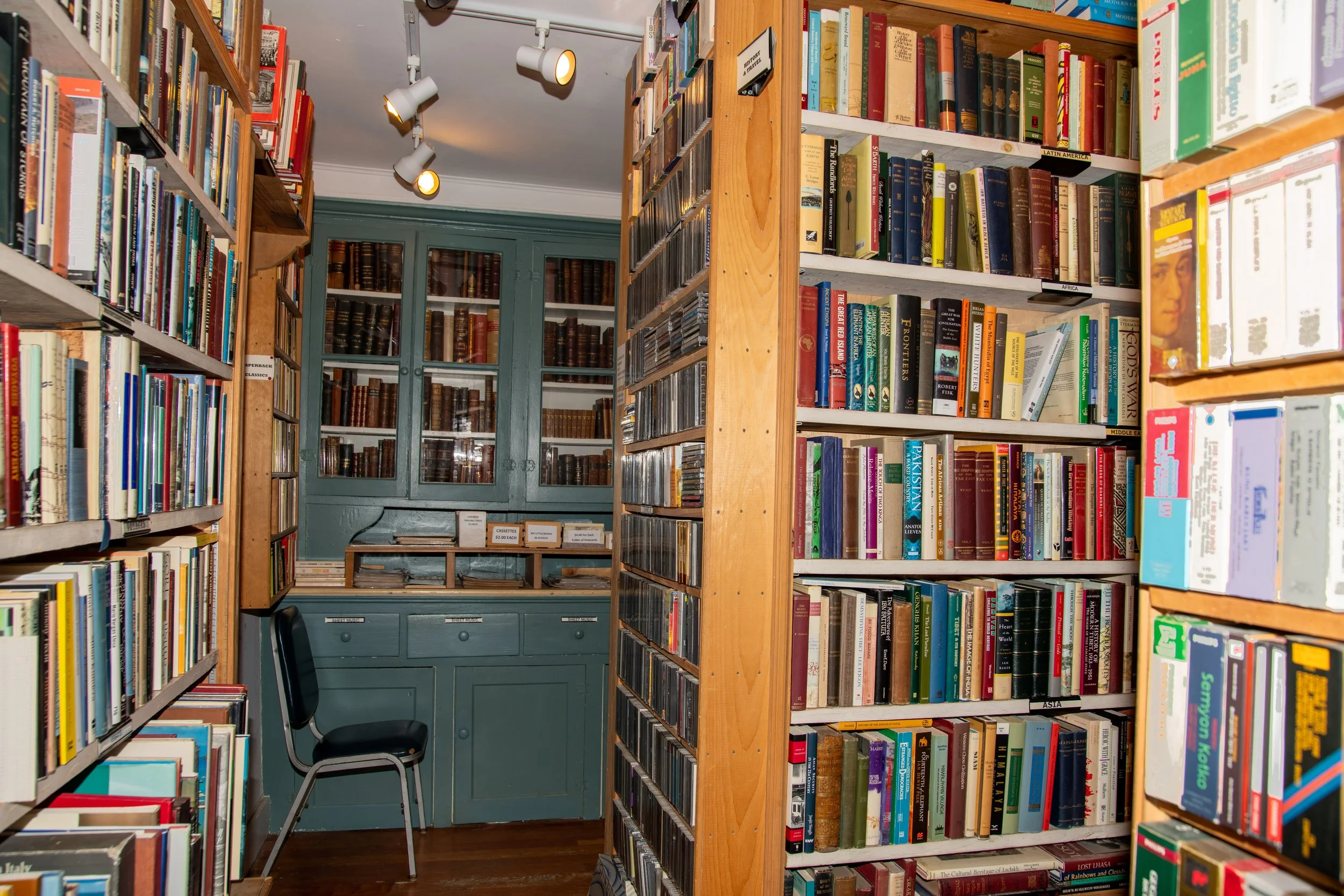 our-bookshop-web-5.jpg