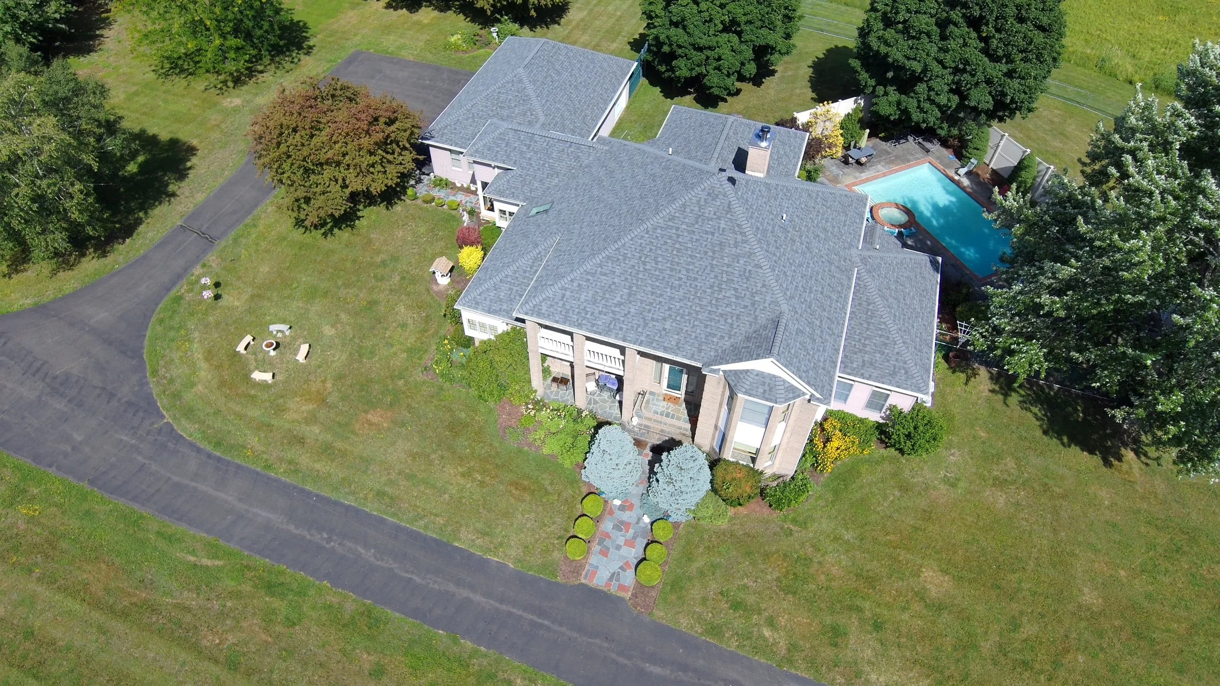 aerial-photo-3-quarter-right-side-house-with-pool.jpeg