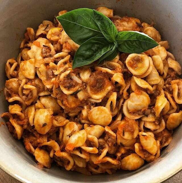 PASTA 24/7⠀⠀
⠀⠀
&bull; &bull; &bull; ⠀⠀
Just because I&rsquo;m not eating grains at dinner doesn&rsquo;t mean the rest of my family isn&rsquo;t.&nbsp;Look at this beautiful lamb ragu pasta all the guys in my family ate for dinner! All of our meats an