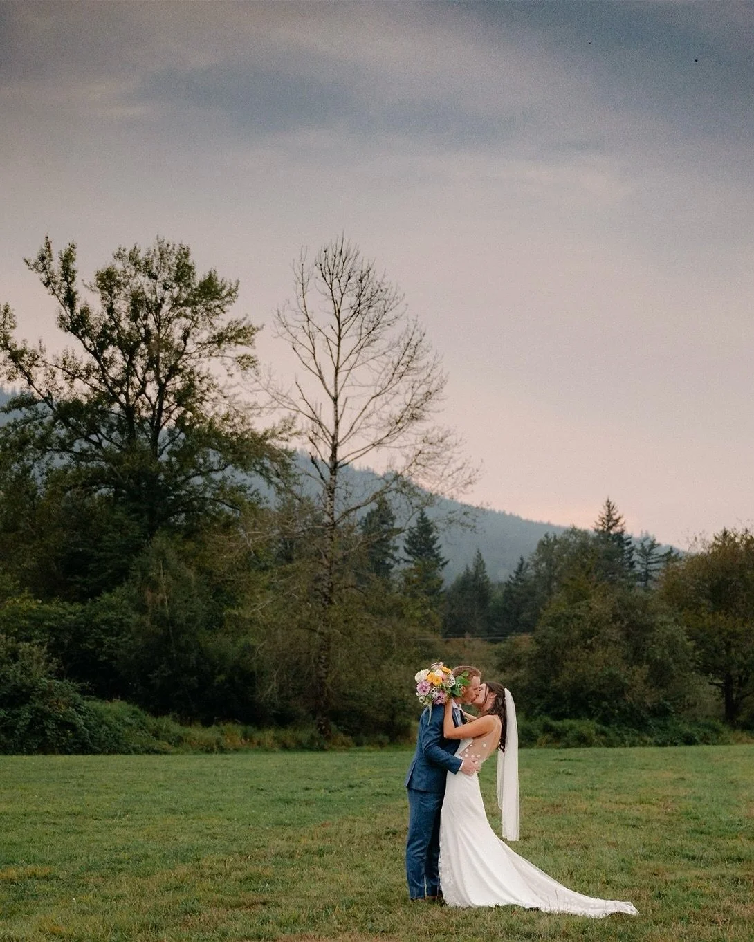 peak end of summer perfection ⛰️

from the majestic views of mount si for the ceremony to the wild dance floor featuring giant cat cut-outs, v &amp; k&rsquo;s wedding at meadowbrook farm was an absolute joy. just pure, relaxed, fun-loving goodness.

