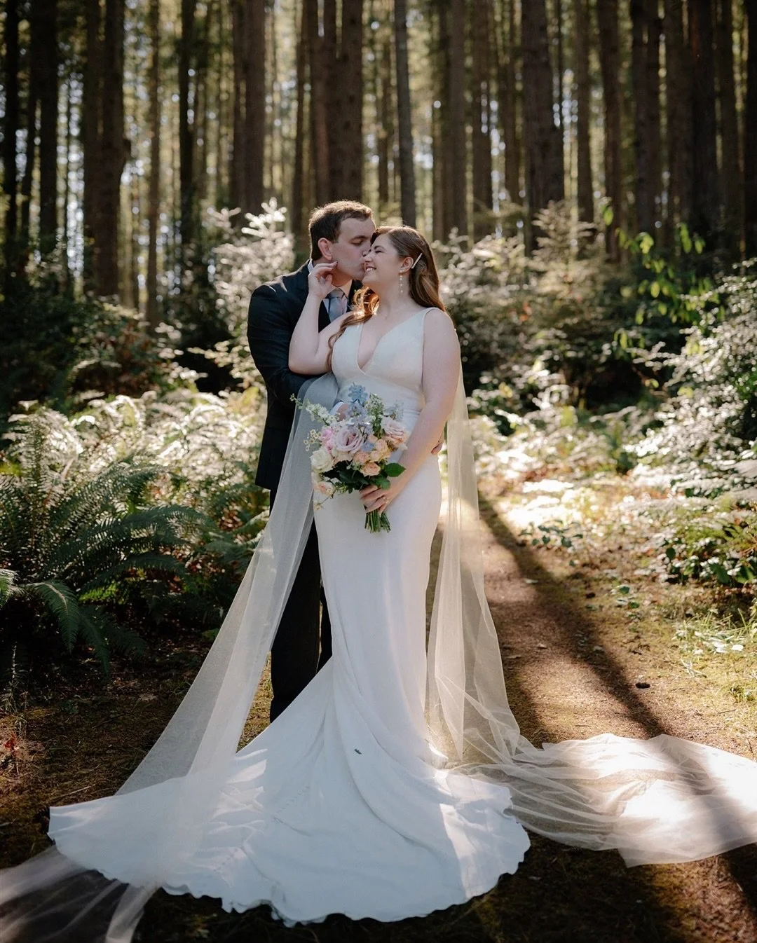 🌲still dreaming about this glorious pacific northwest wedding at the lodges on vashon. every single detail was so impeccably and lovingly hand crafted by the bride, and it was all brought to life by a group of people that absolutely rule. the energy