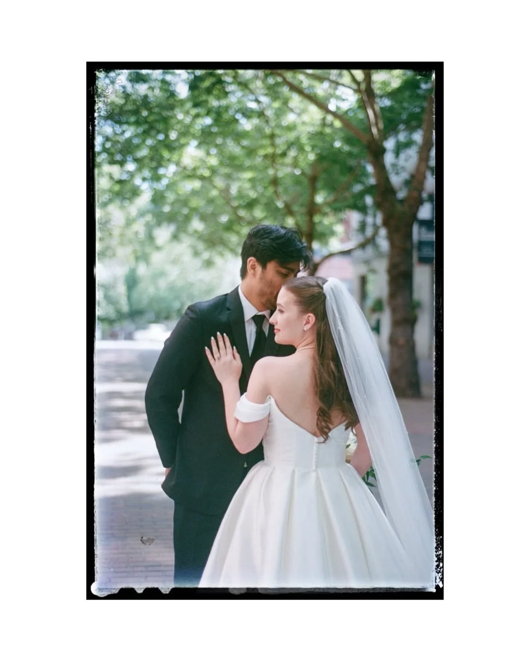 pioneer square looks best on a grainy afternoon. 
two frames from the 35mm roll 🎞️

1. a quick lap around the block before the ceremony. chasing the style and the grit of the neighborhood before heading back into court on the square.

2. the bouquet