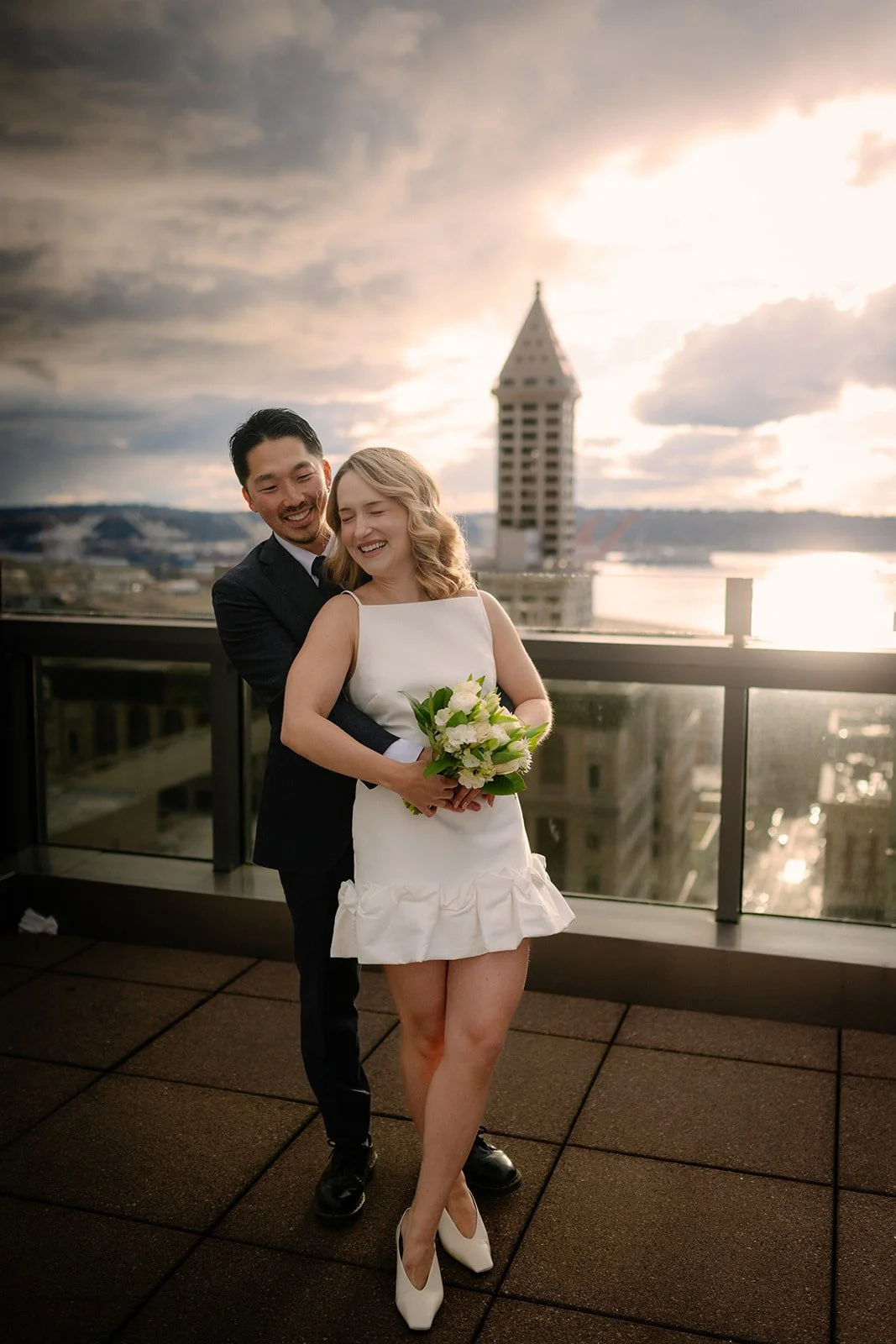 elopement couple on the rooftop of the seattle municipal court during their elopement day
