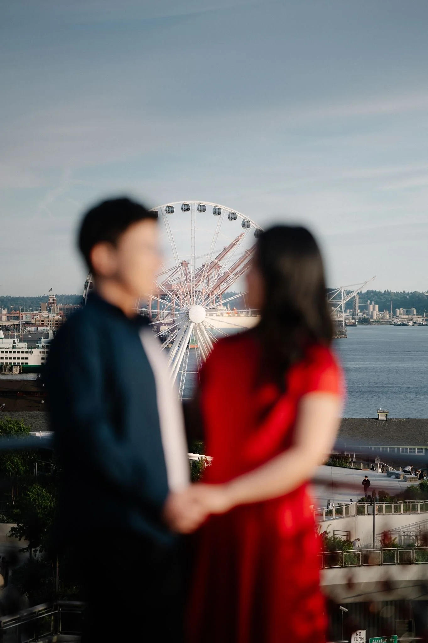 pike-place-market-seattle-engagement-photos (18).jpg
