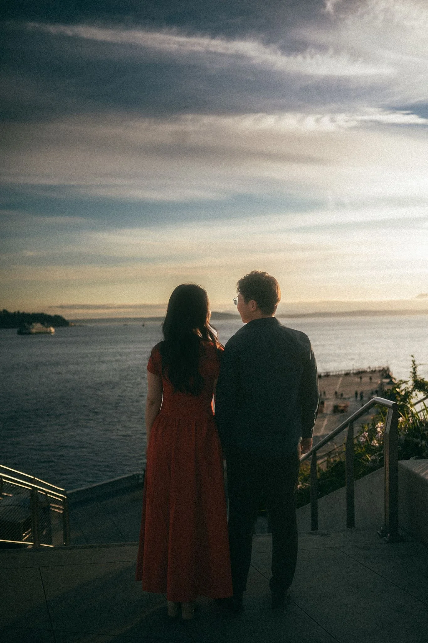 pike-place-market-seattle-engagement-photos (23).jpg