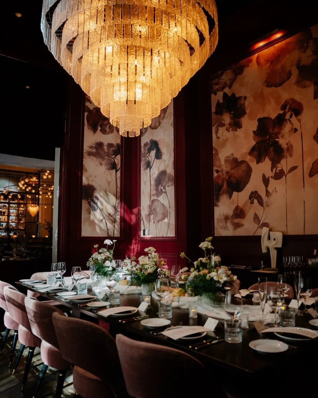 swoooooon! a micro wedding at a private residence, then a chic dinner in the george at the fairmont olympic. the red walls, the chandelier, pure old world glamour. and the cake, topped with their dogs. :) seattle wedding photography like this is why 